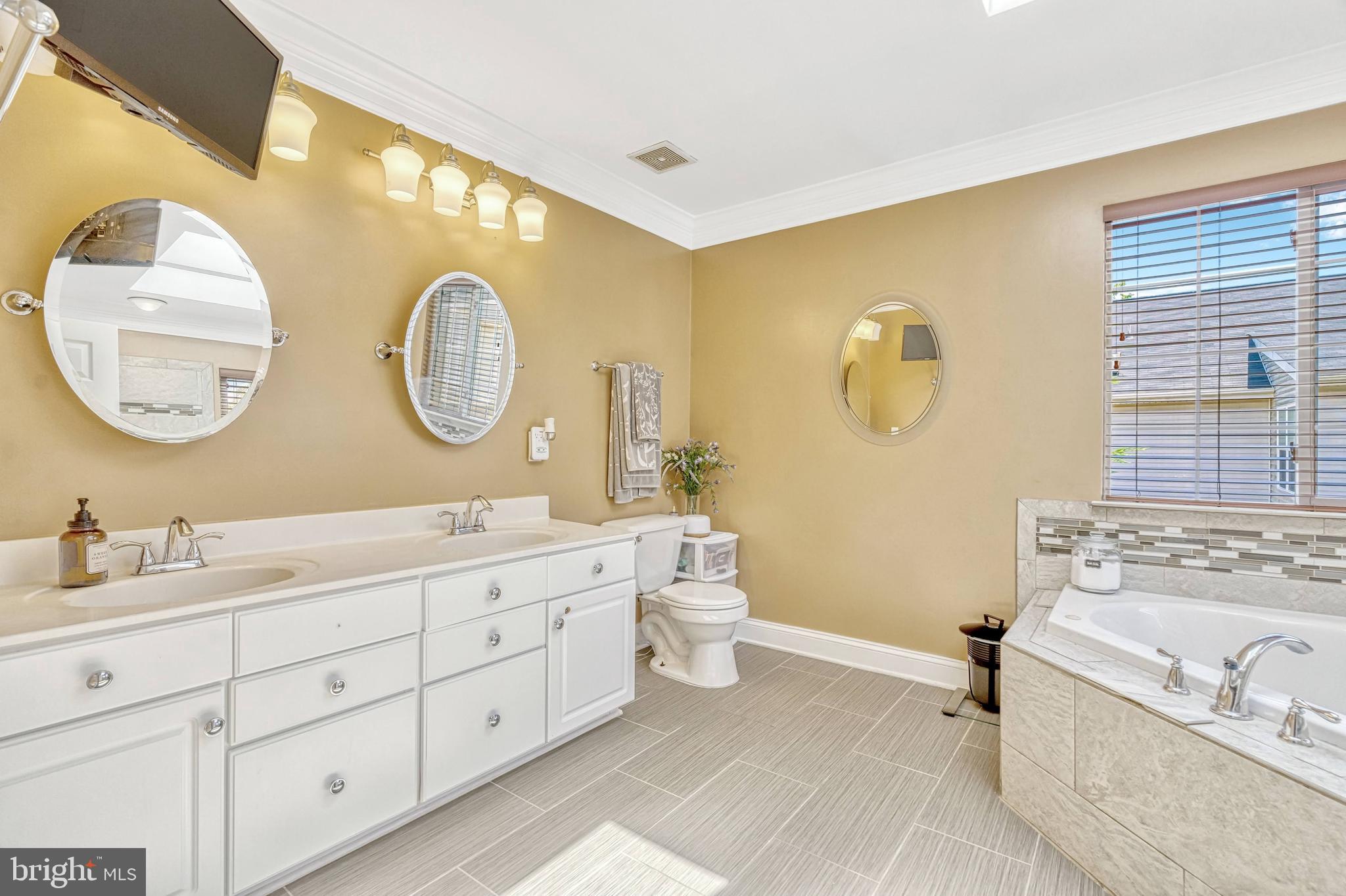 TOWNES AT FAIR LAKES GLEN - Residential Lease