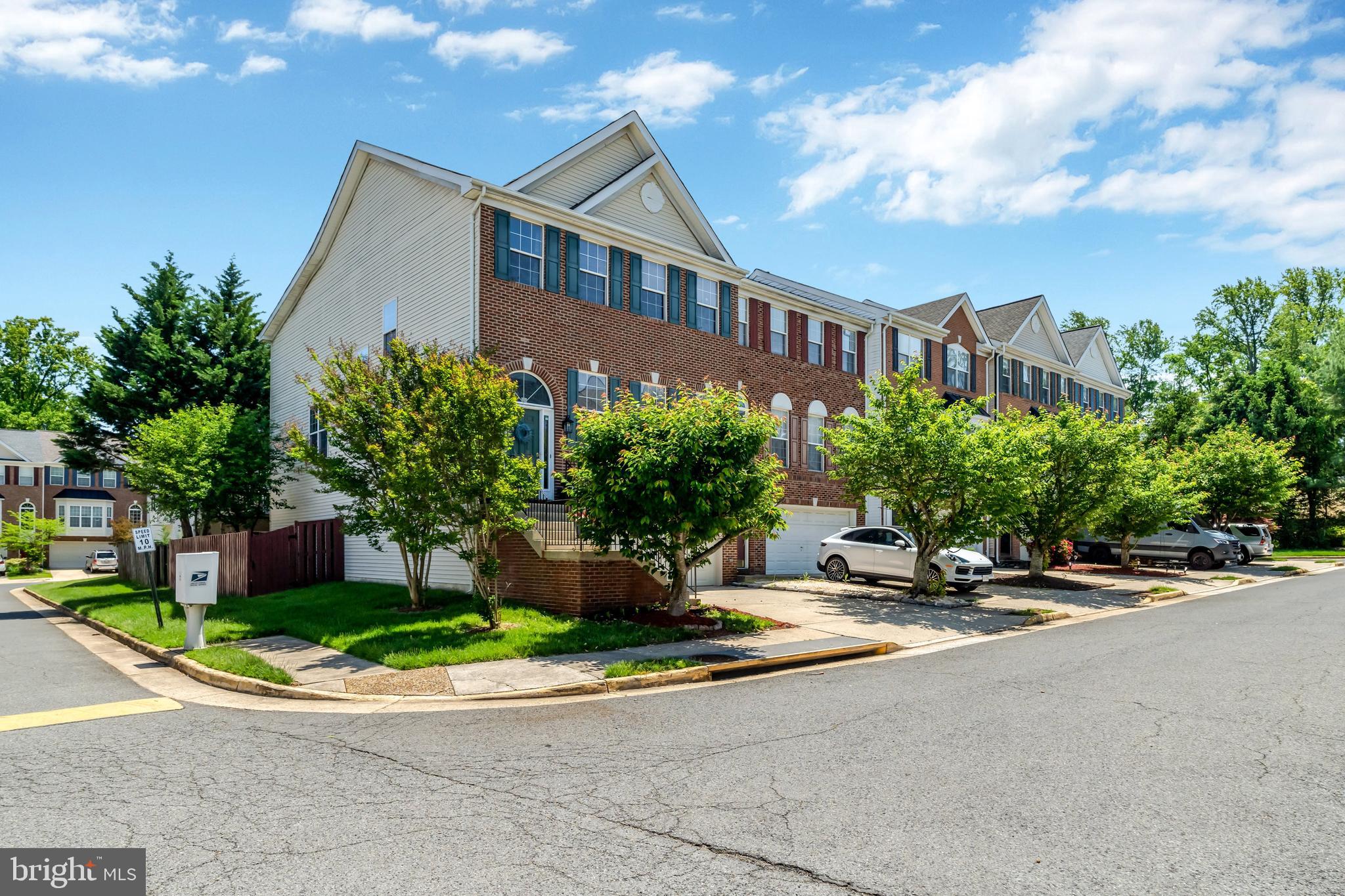 TOWNES AT FAIR LAKES GLEN - Residential Lease