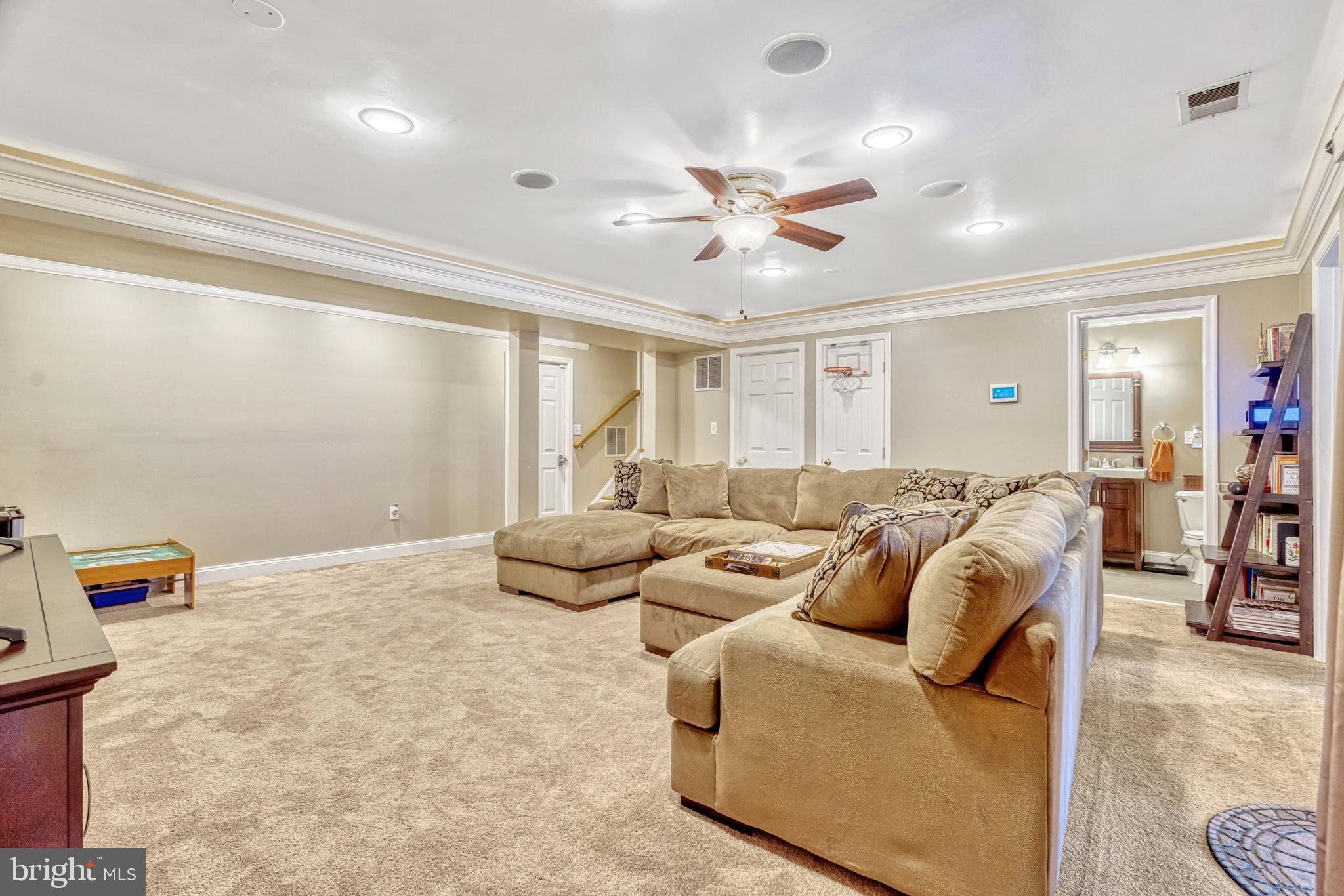 TOWNES AT FAIR LAKES GLEN - Residential Lease