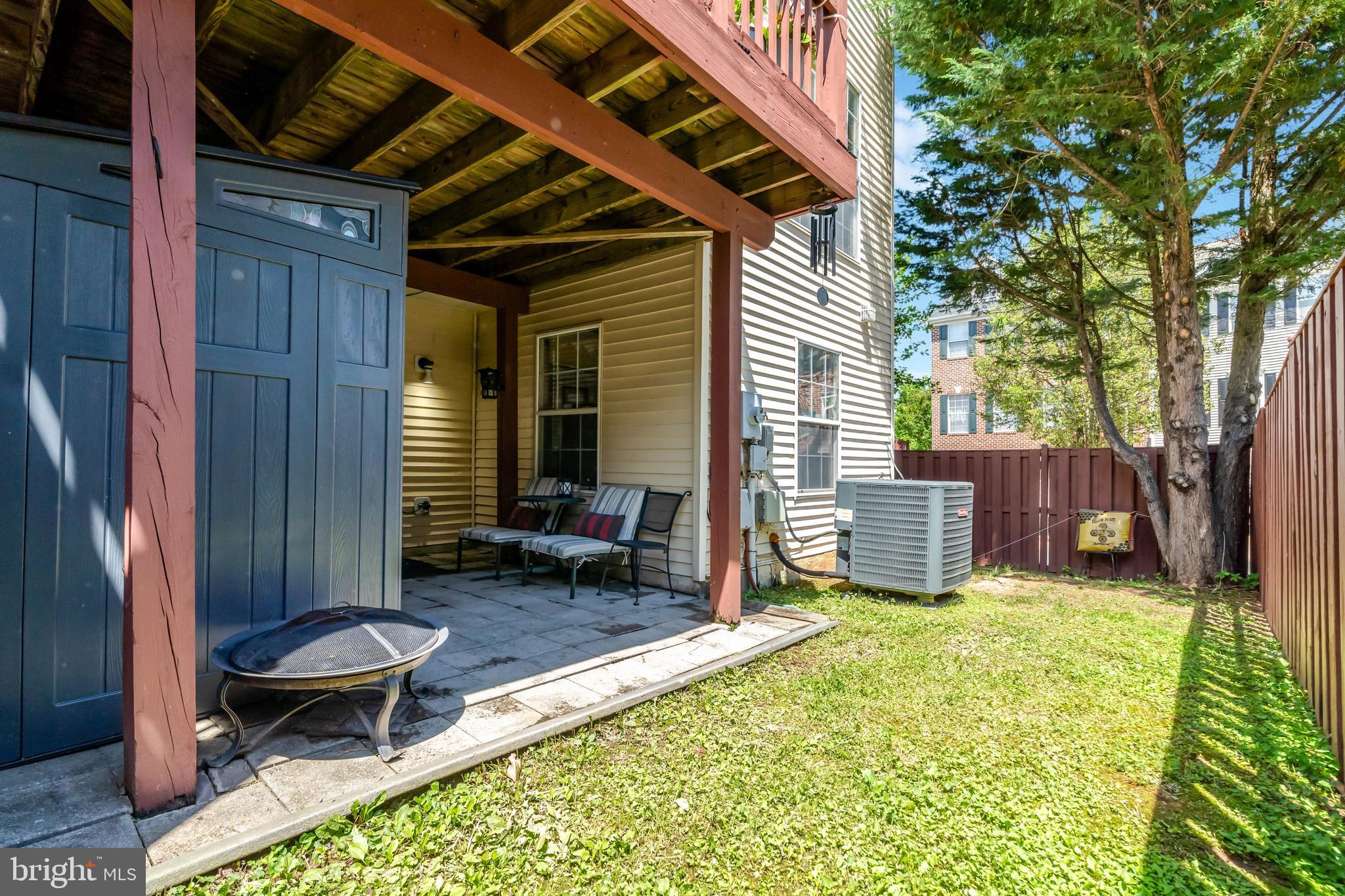 TOWNES AT FAIR LAKES GLEN - Residential Lease