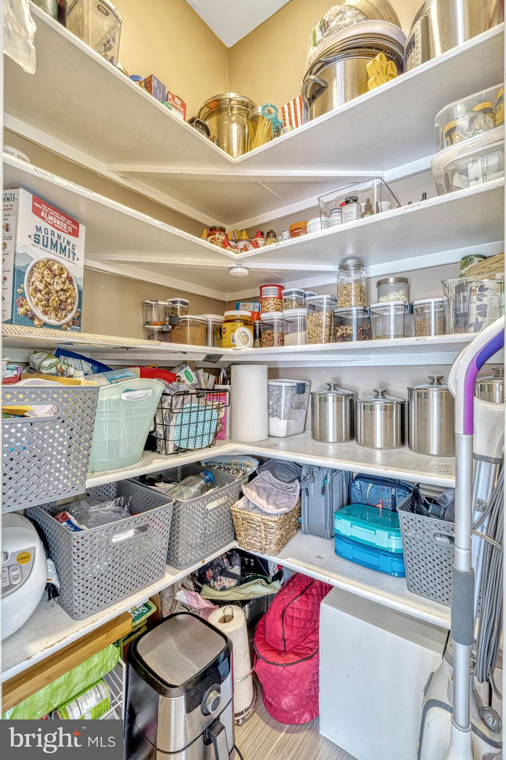 TOWNES AT FAIR LAKES GLEN - Residential Lease