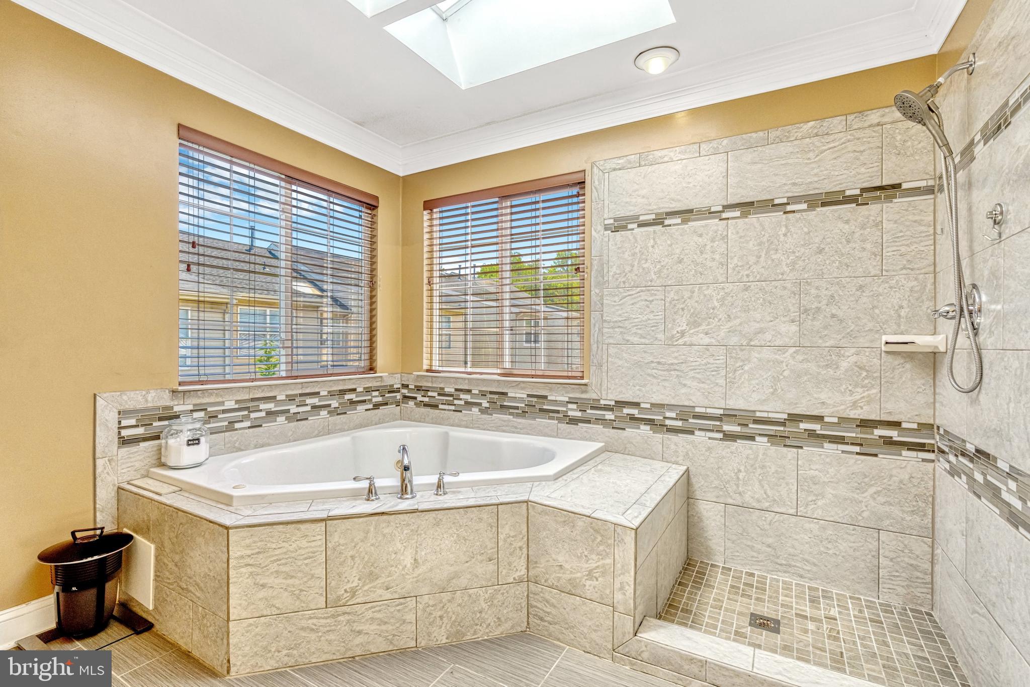 TOWNES AT FAIR LAKES GLEN - Residential Lease