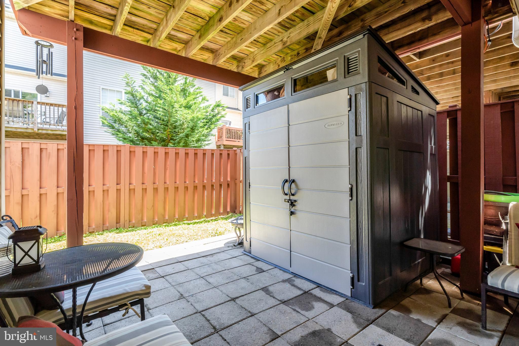 TOWNES AT FAIR LAKES GLEN - Residential Lease