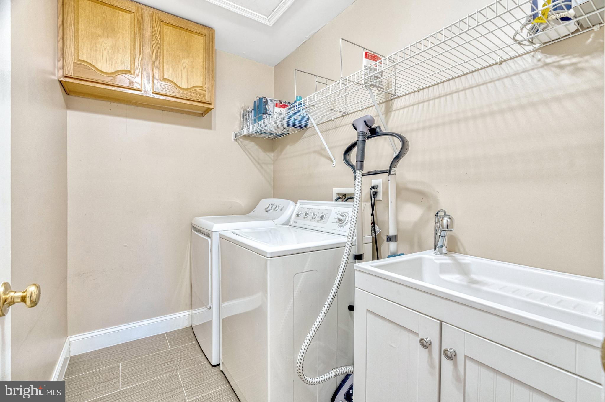 TOWNES AT FAIR LAKES GLEN - Residential Lease