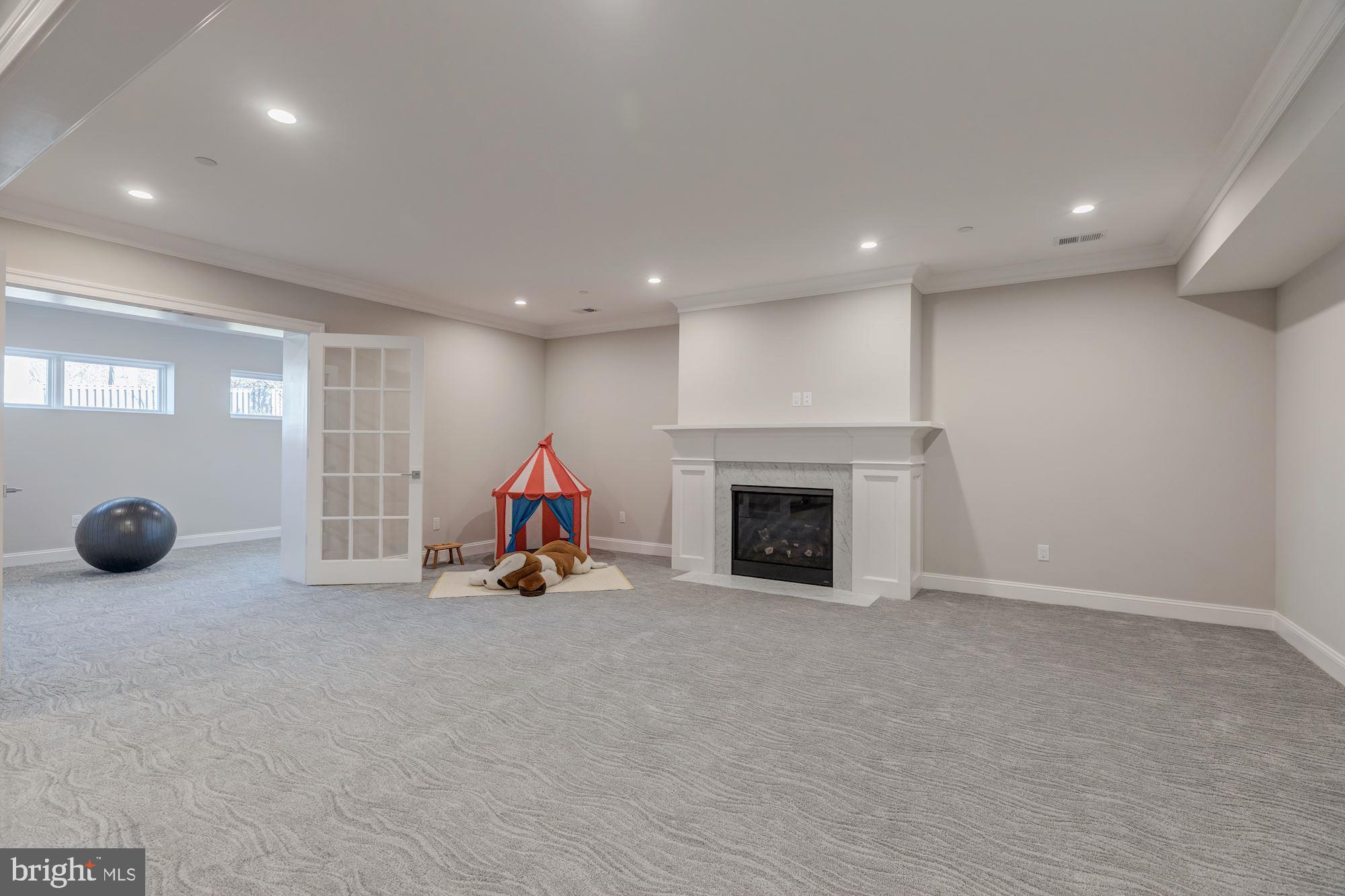 SOMERSET HEIGHTS - Residential