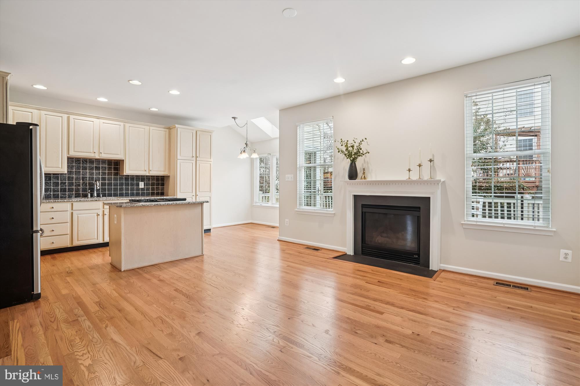 SOUTH RIDING - Residential