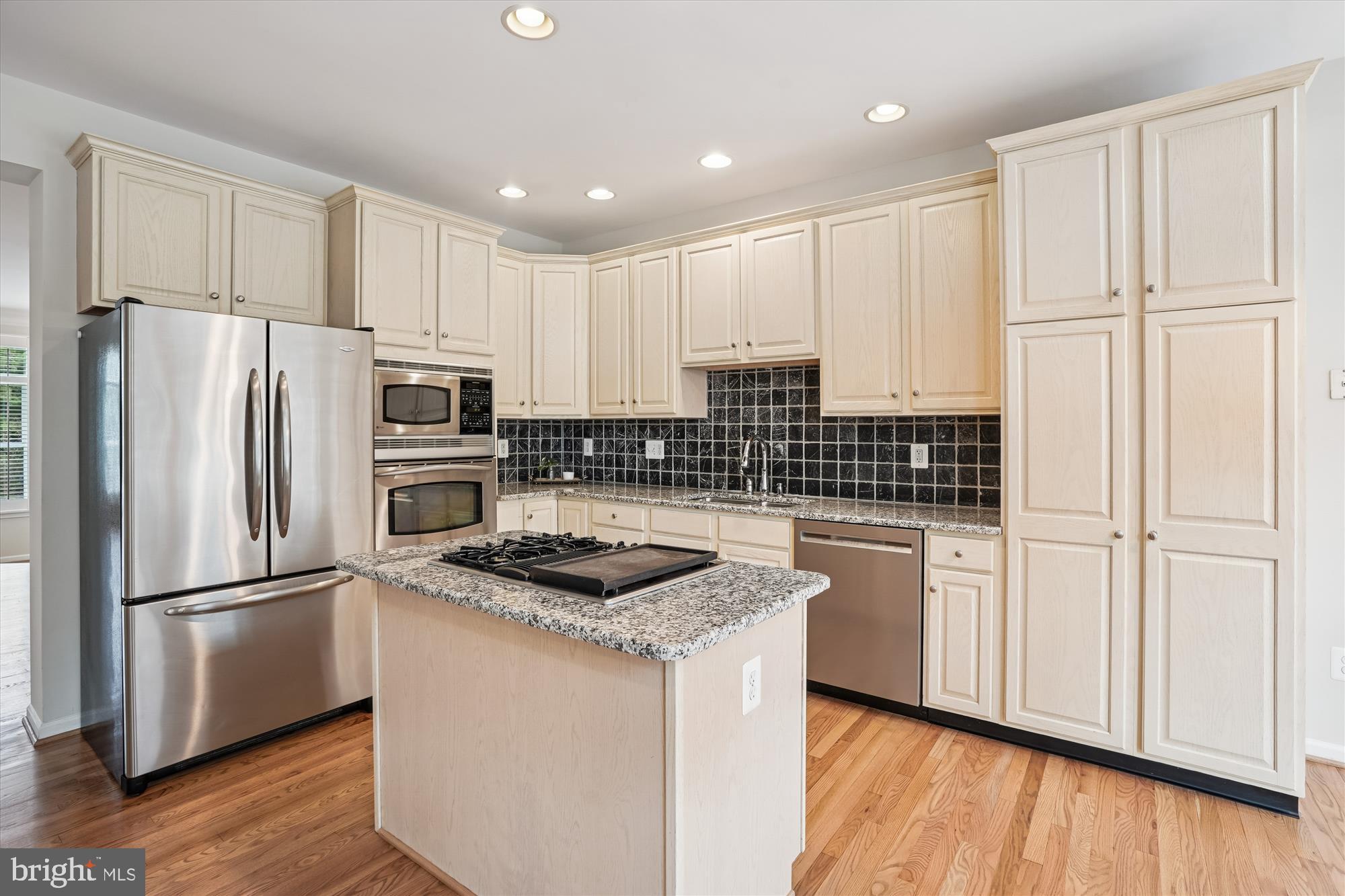 SOUTH RIDING - Residential