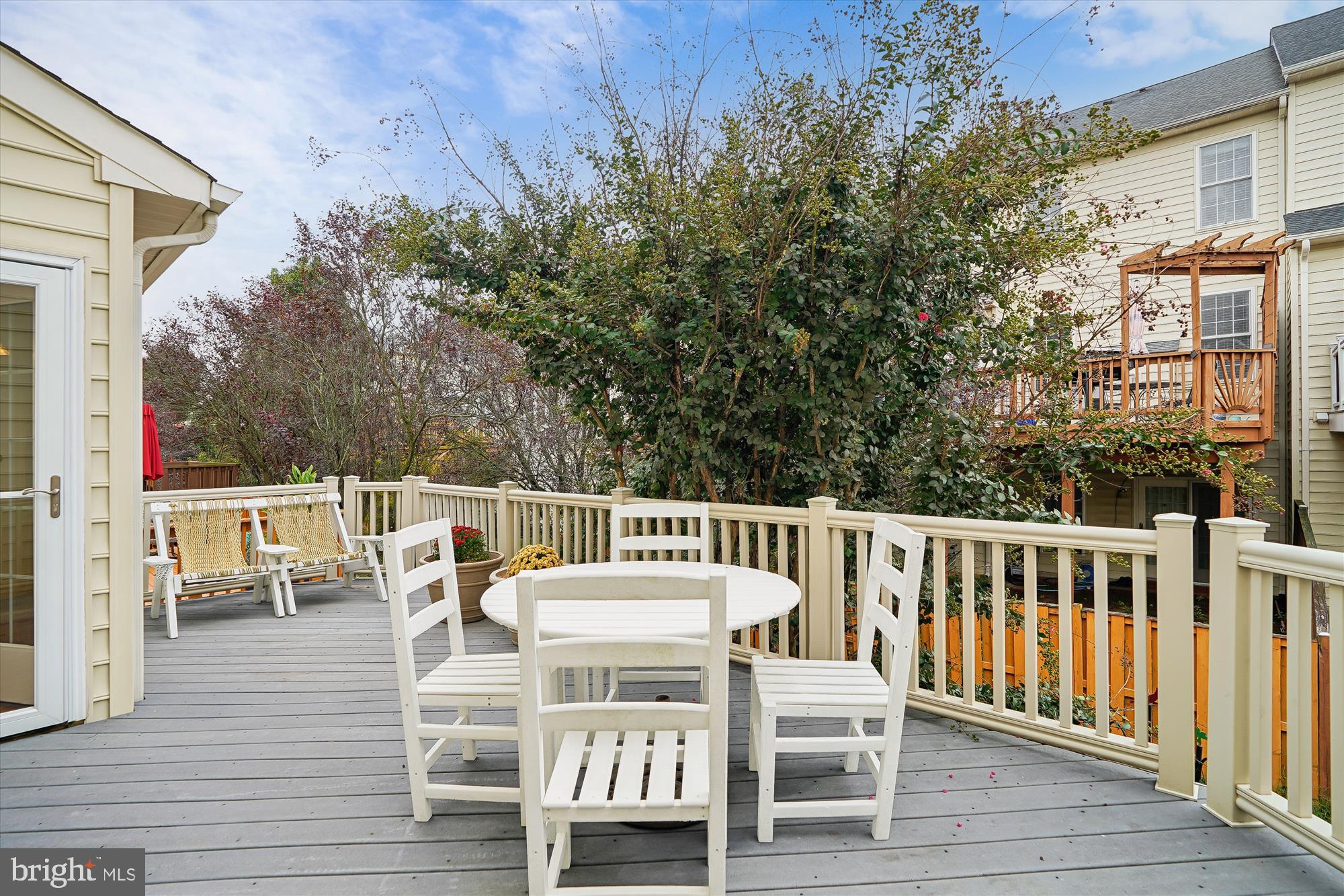 SOUTH RIDING - Residential