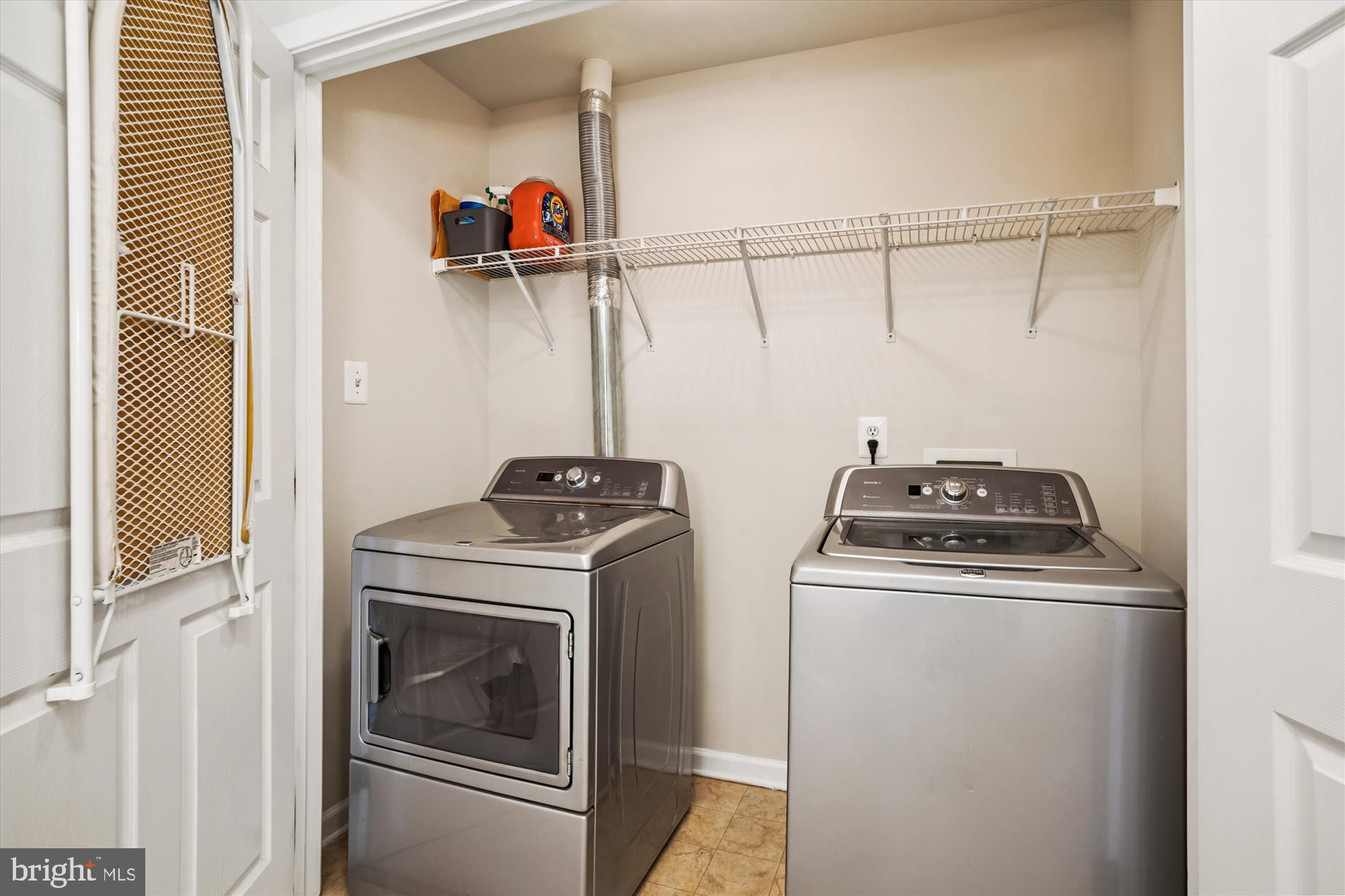 SOUTH RIDING - Residential