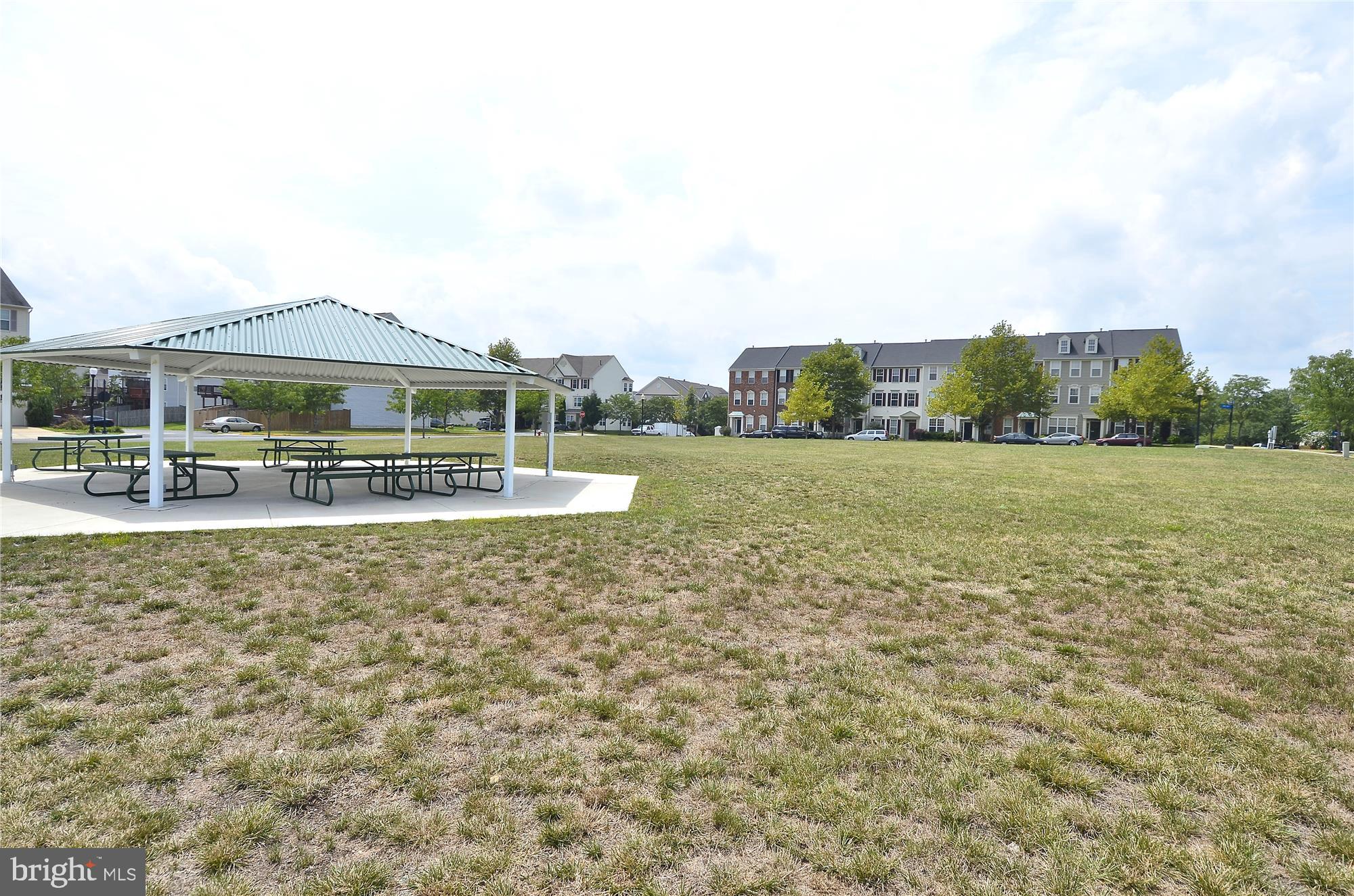 SOUTH RIDING - Residential