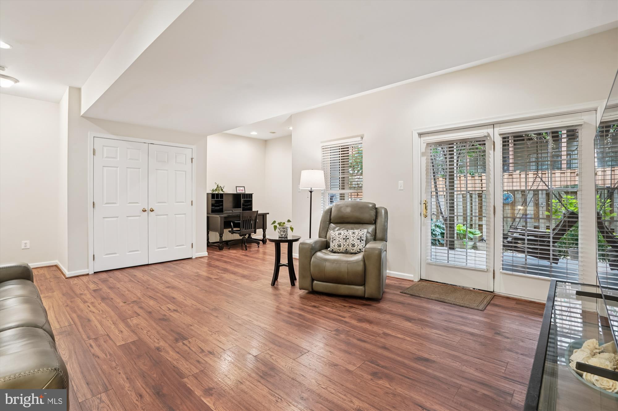 SOUTH RIDING - Residential