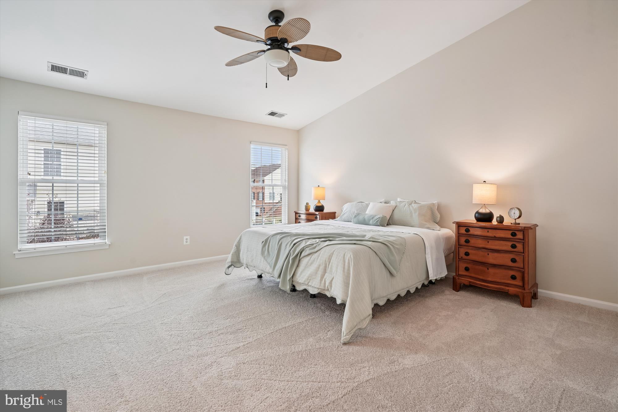 SOUTH RIDING - Residential