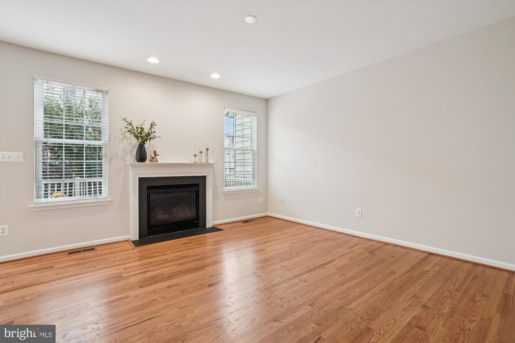 SOUTH RIDING - Residential