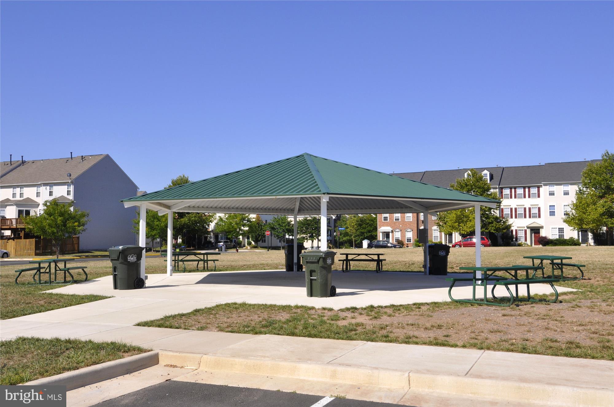 SOUTH RIDING - Residential