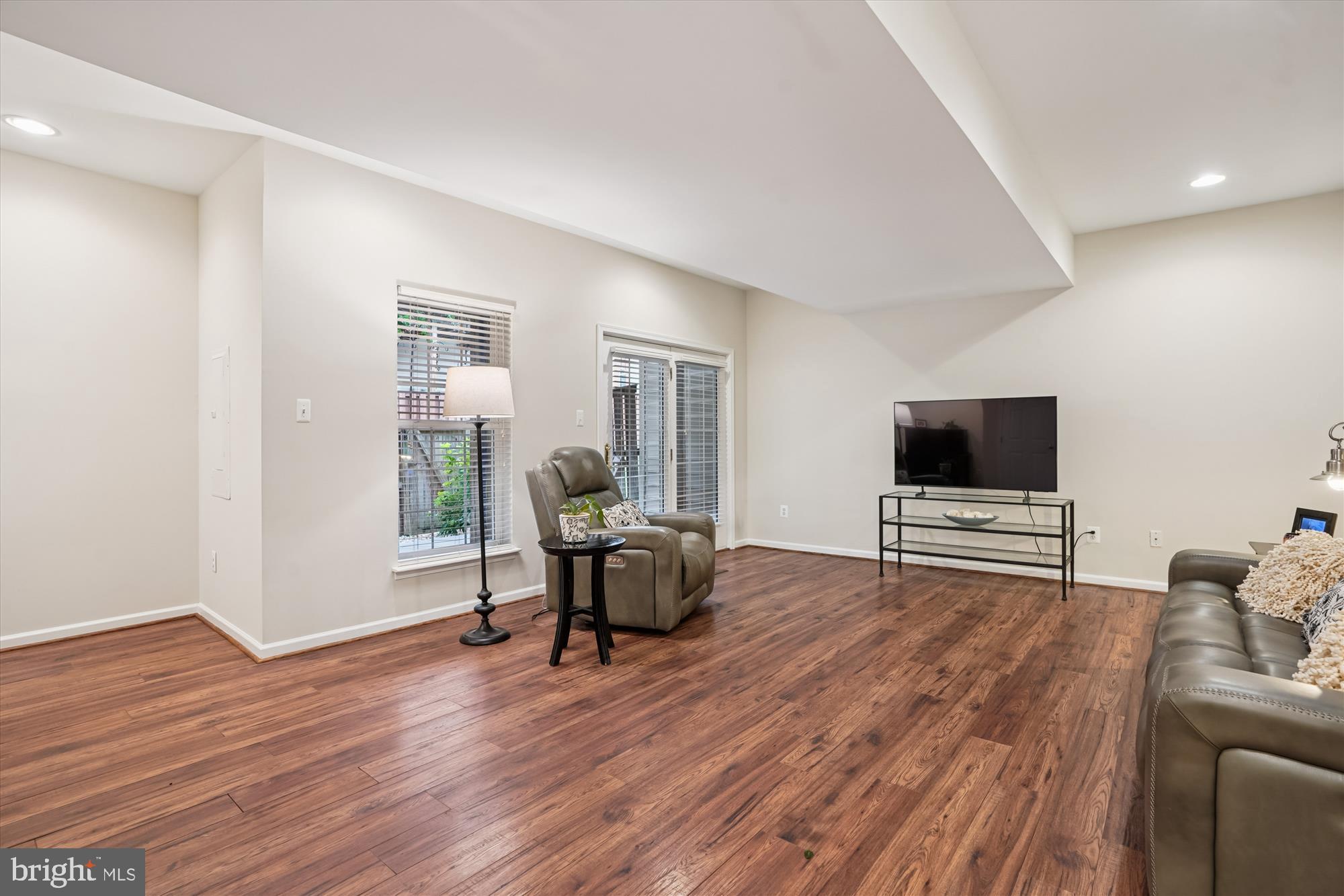 SOUTH RIDING - Residential