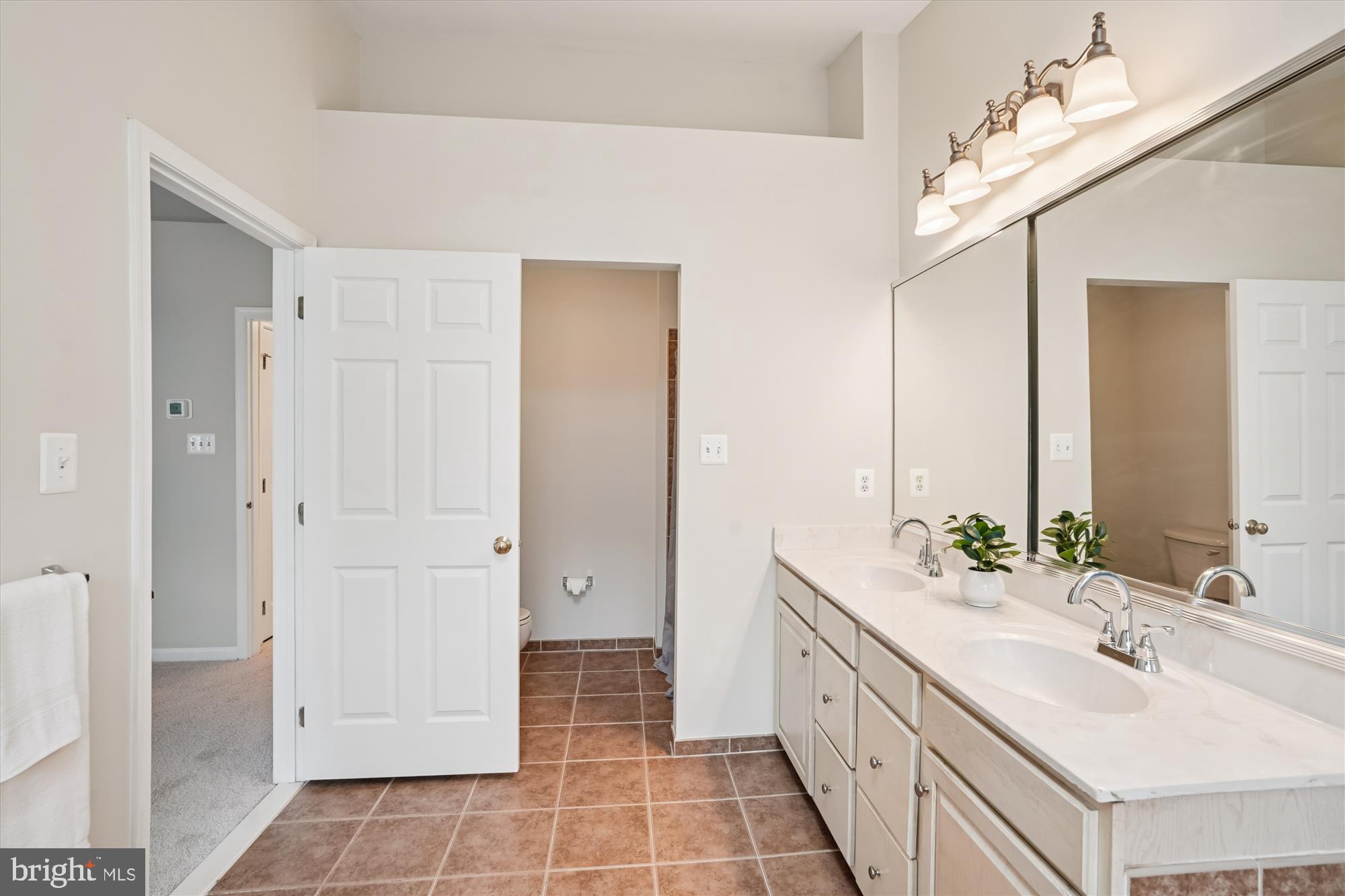 SOUTH RIDING - Residential