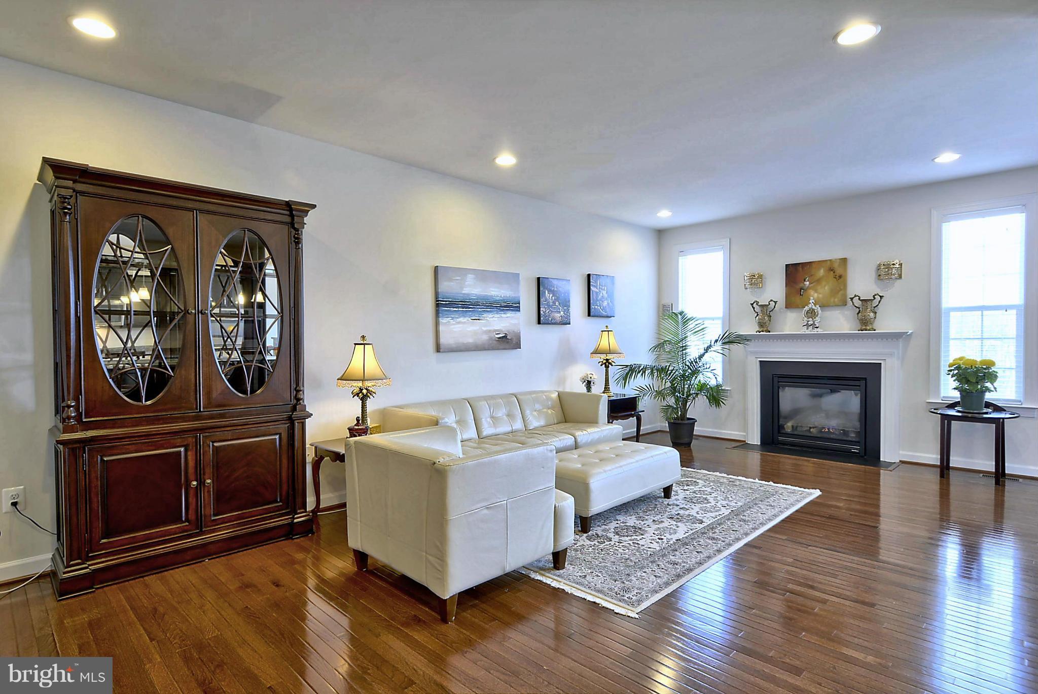 RIVER POINTE - Residential