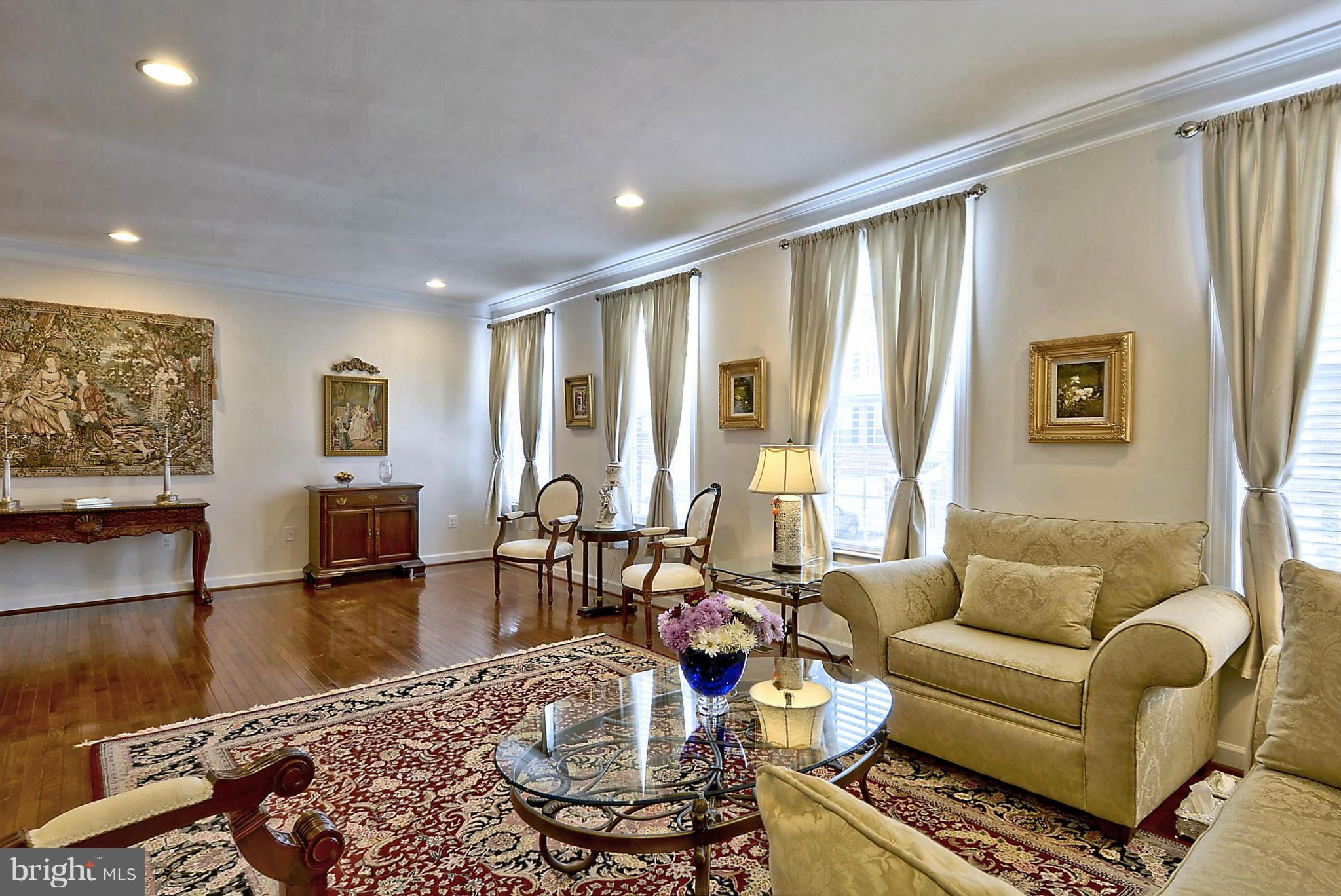 RIVER POINTE - Residential