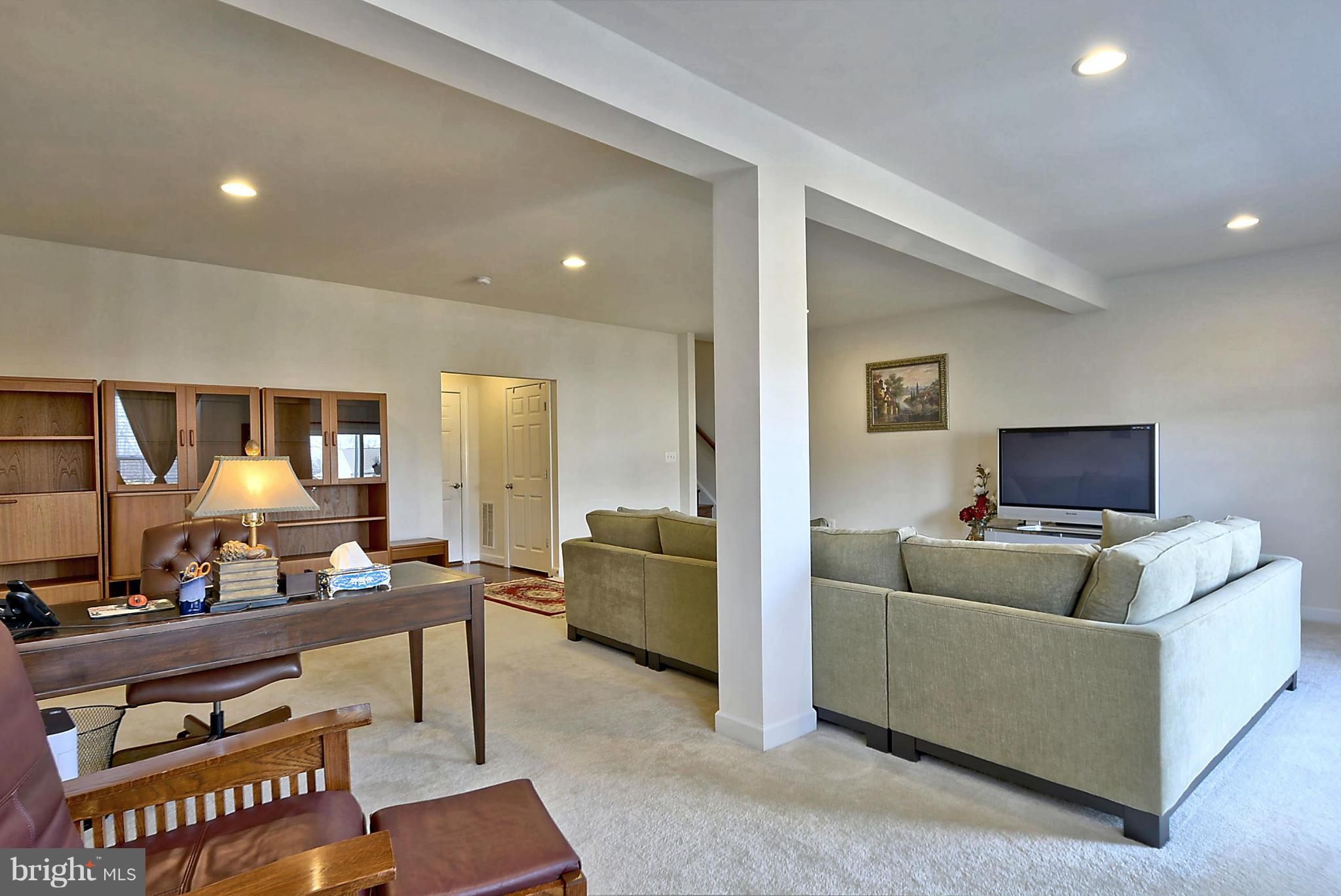 RIVER POINTE - Residential