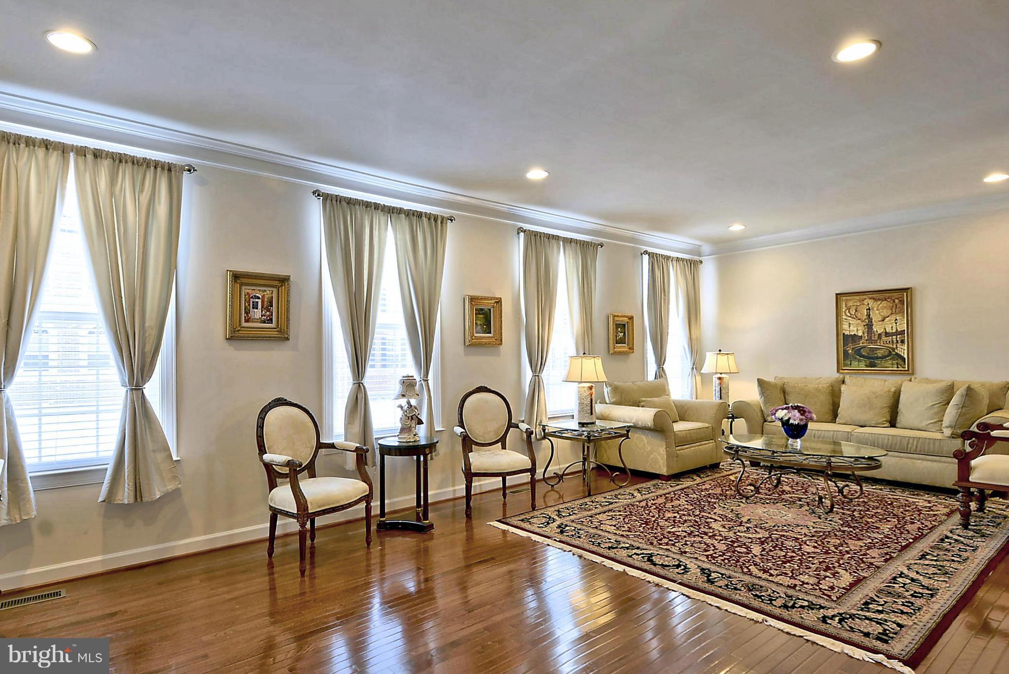 RIVER POINTE - Residential