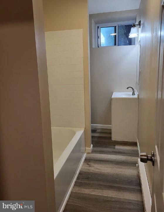 558 E LINCOLN HIGHWAY