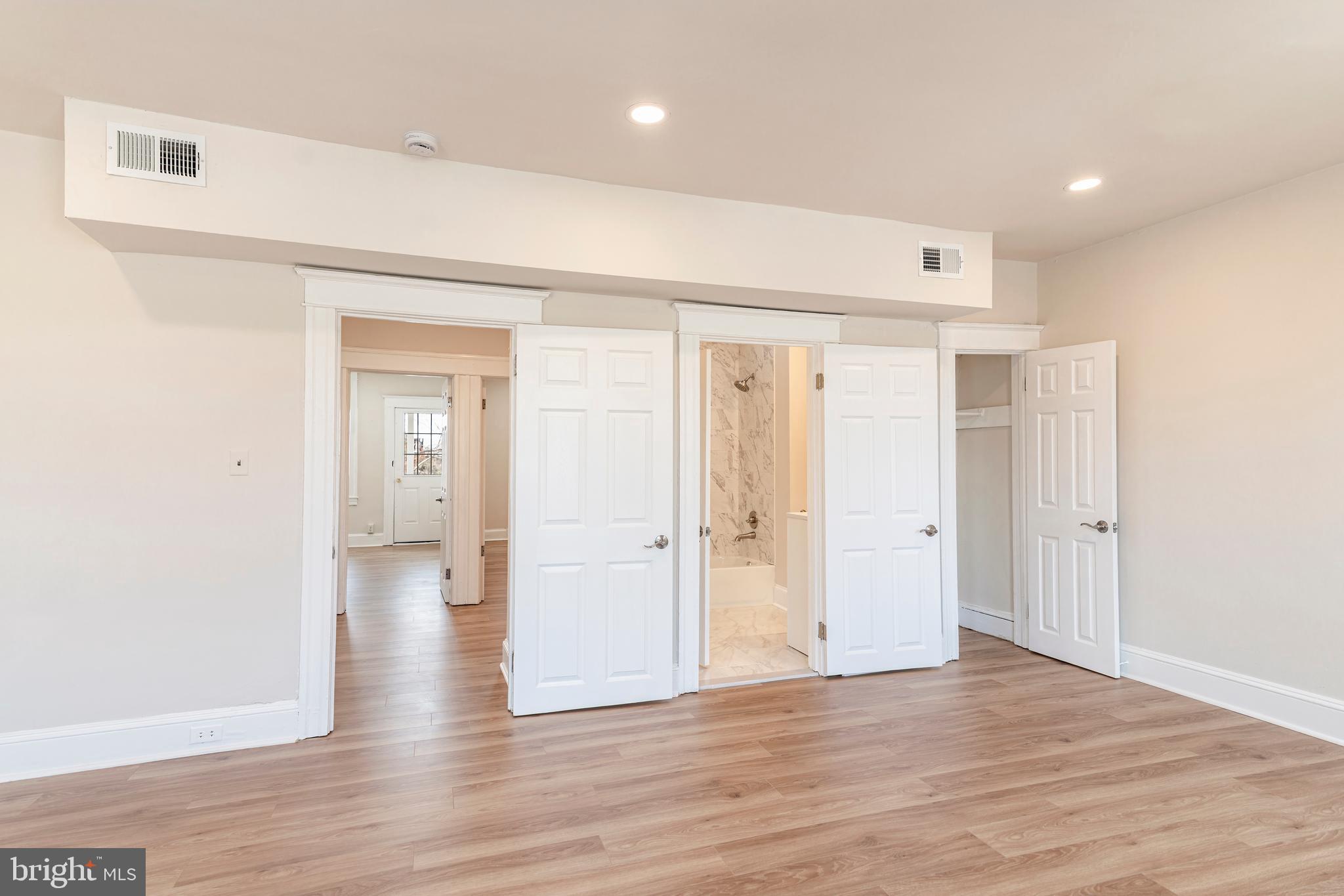 OAKENSHAWE - Residential