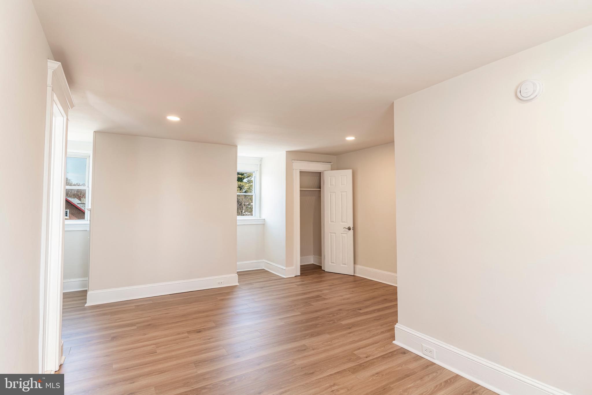 OAKENSHAWE - Residential