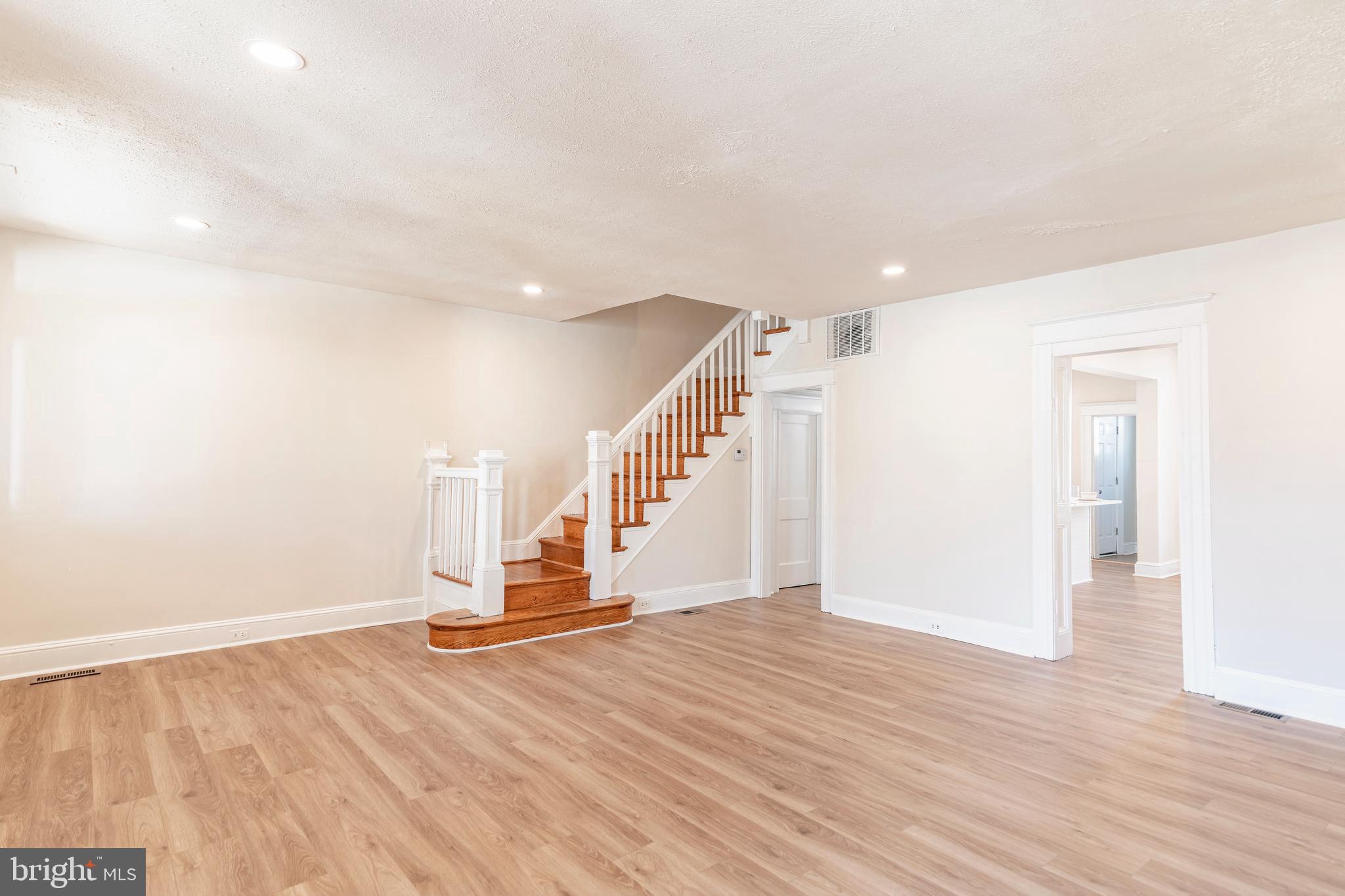 OAKENSHAWE - Residential