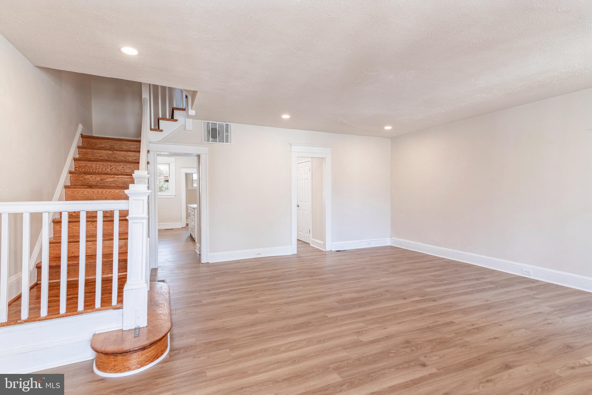 OAKENSHAWE - Residential