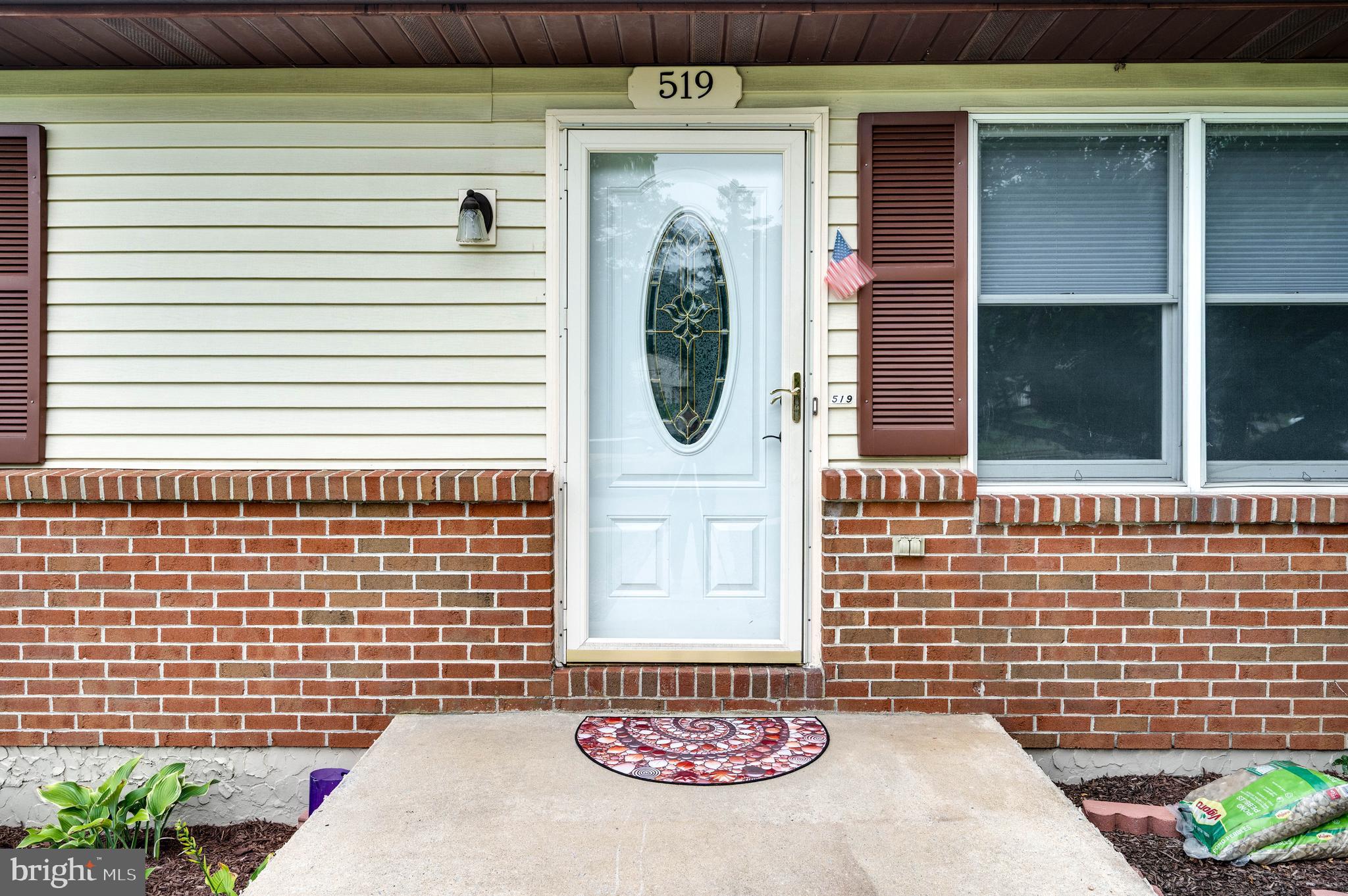 519 CREST CIRCLE
