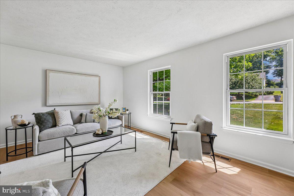 8746 COUNTRY LANE