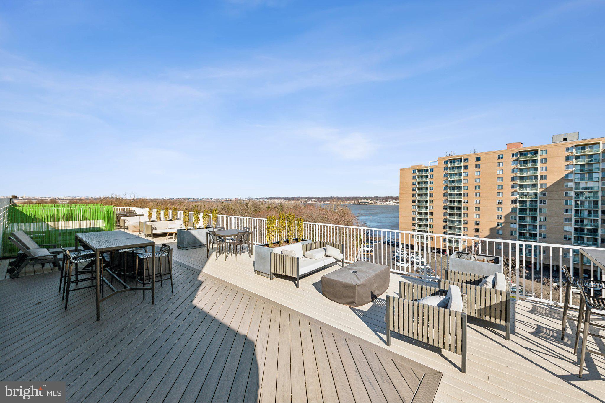 OLD TOWN NORTH - Residential