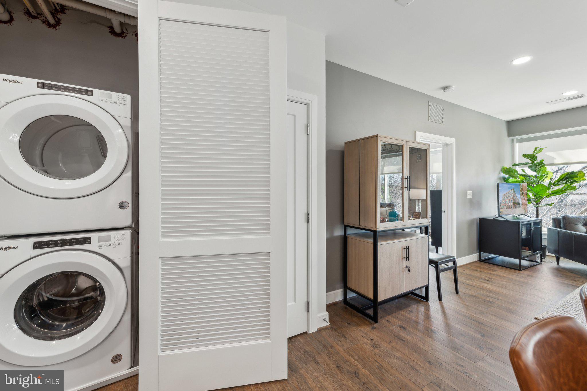 OLD TOWN NORTH - Residential