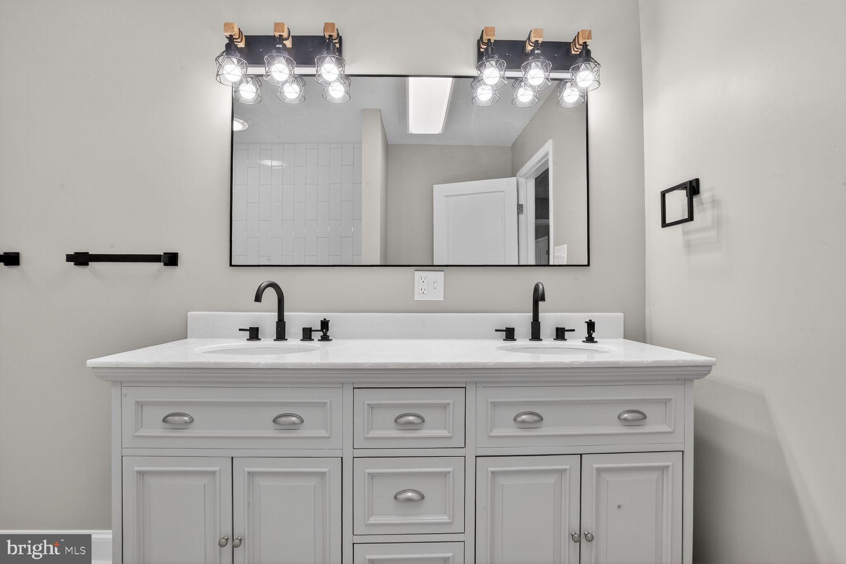 CARROLL MANOR - Residential