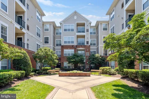 4862 Eisenhower Avenue Unit 370, Alexandria, VA 22304 - MLS#: VAAX2042658