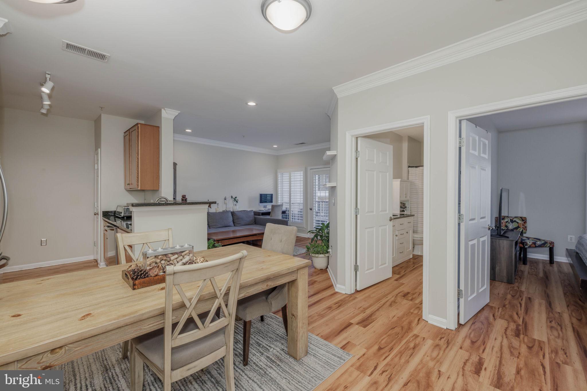 4862 EISENHOWER AVENUE 370