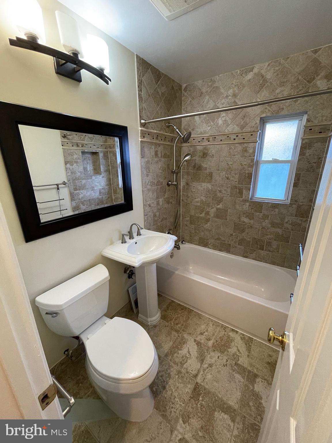 NORTH SPRINGFIELD - Residential Lease