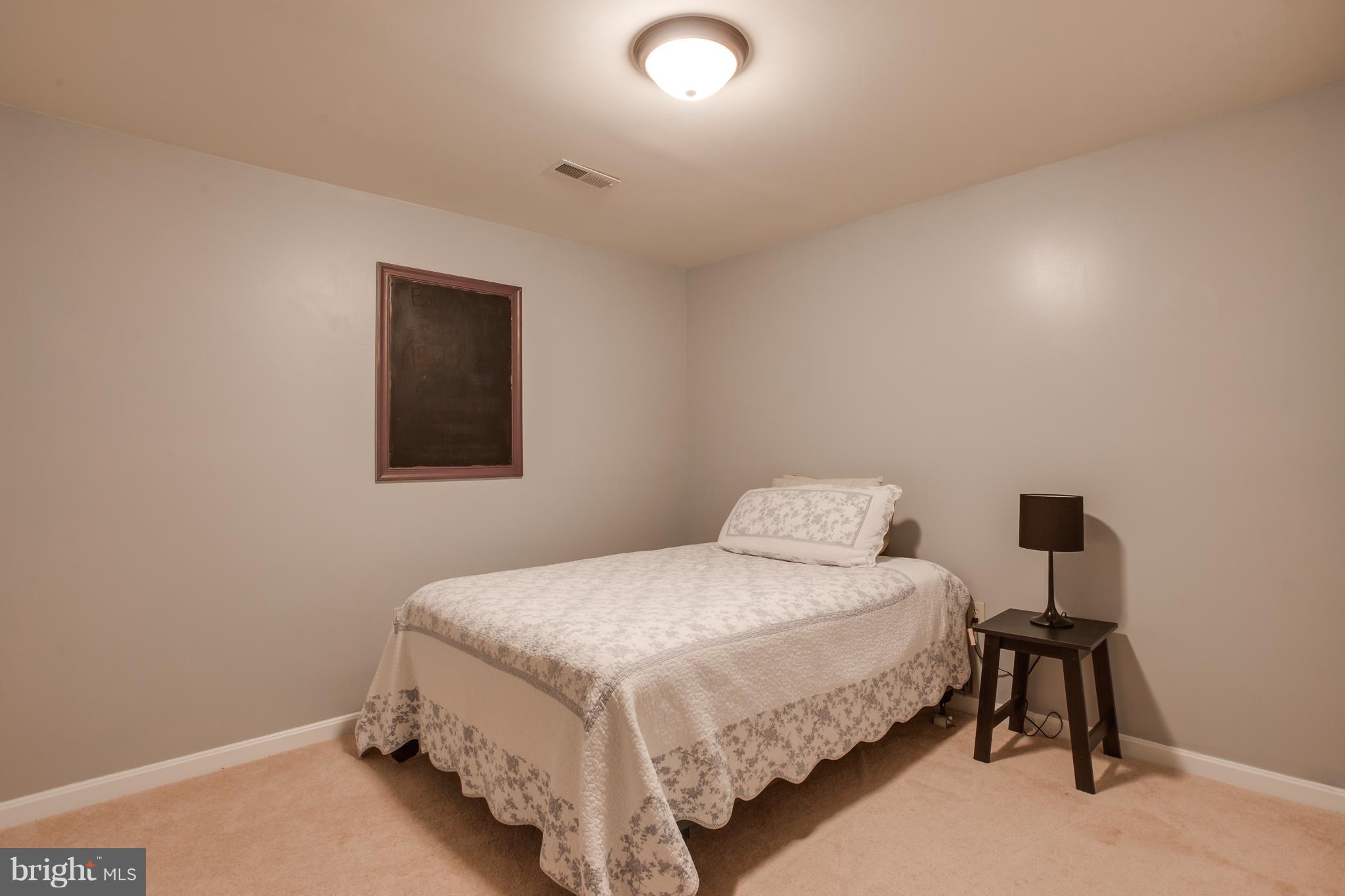 RIDGE POINTE - Residential