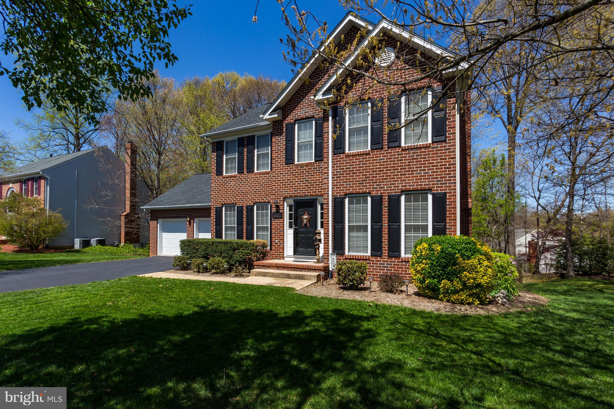 RIDGE POINTE - Residential