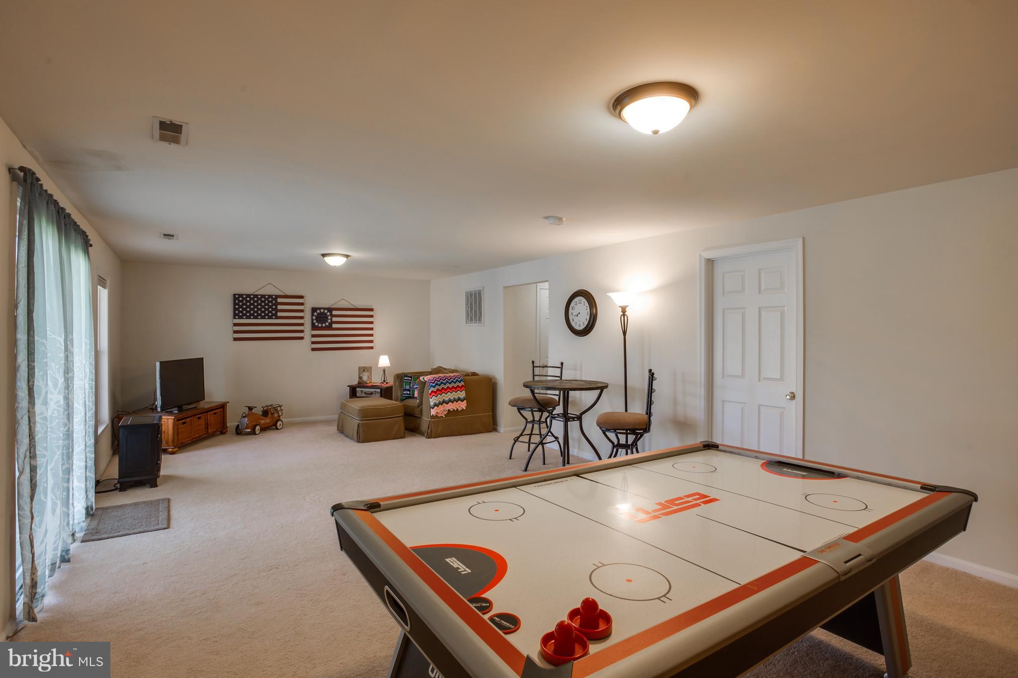 RIDGE POINTE - Residential