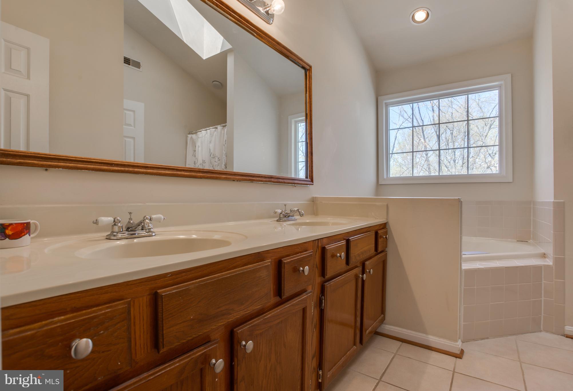 RIDGE POINTE - Residential