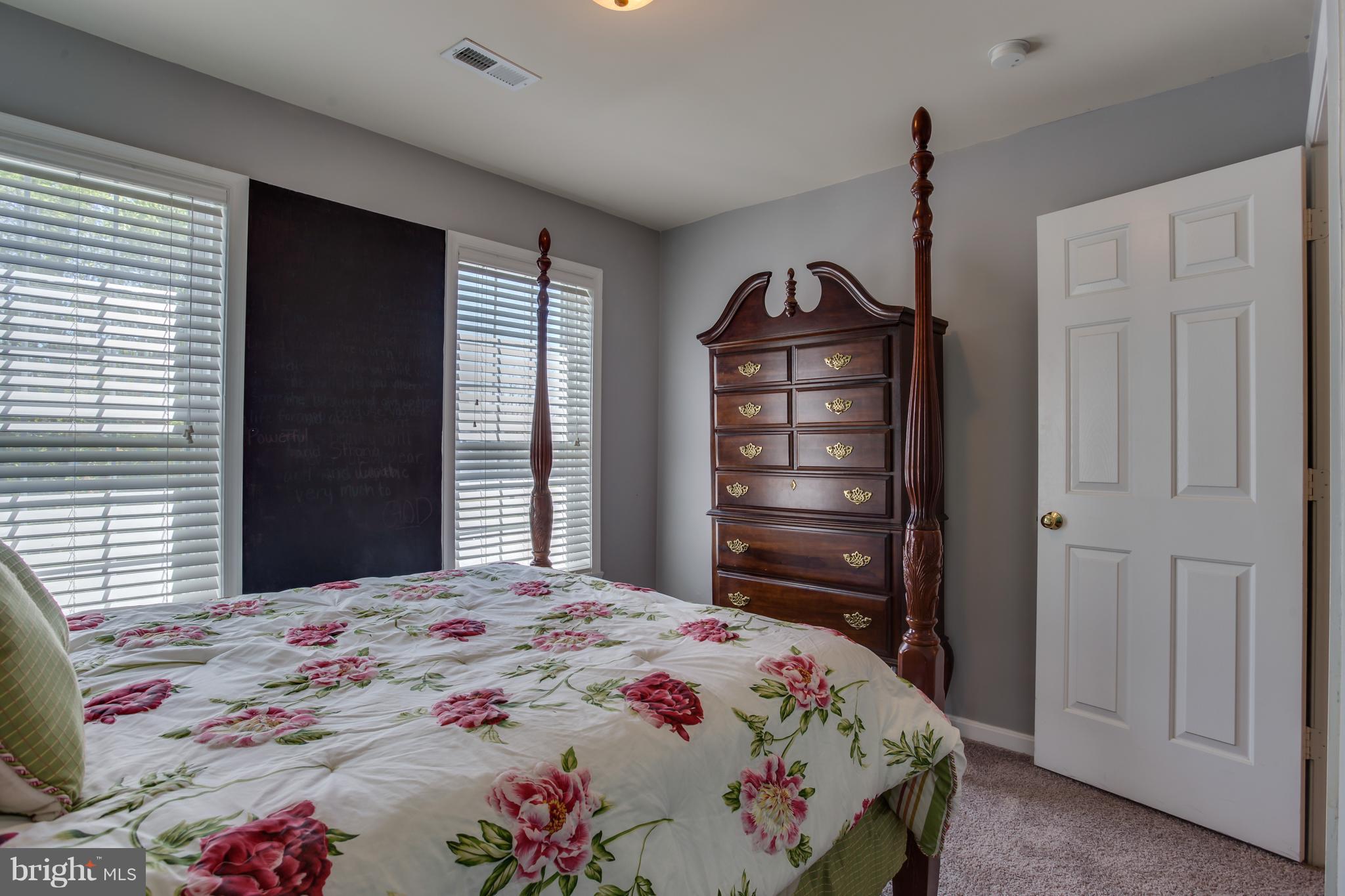 RIDGE POINTE - Residential