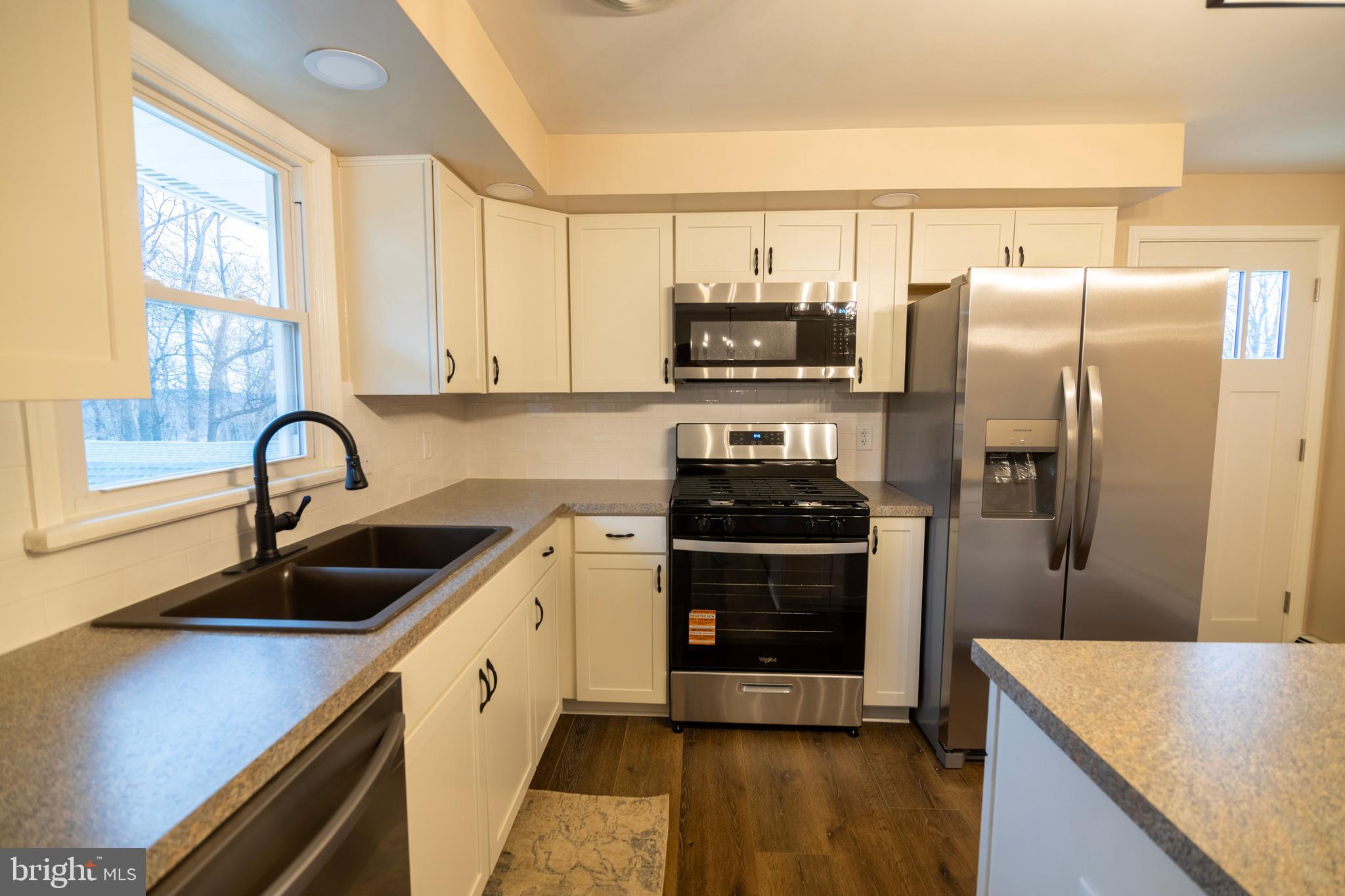 RED LION - Residential