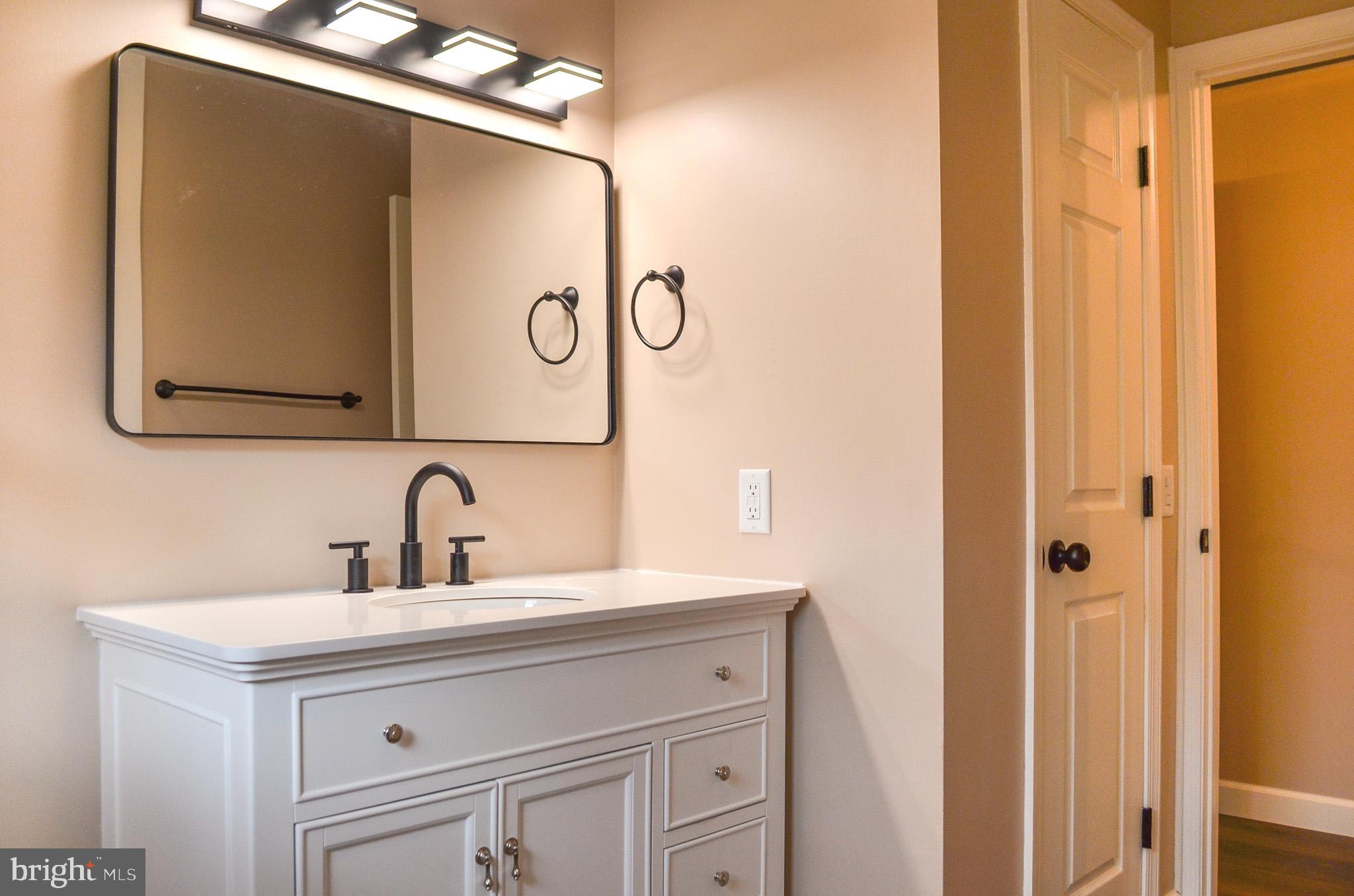 RED LION - Residential