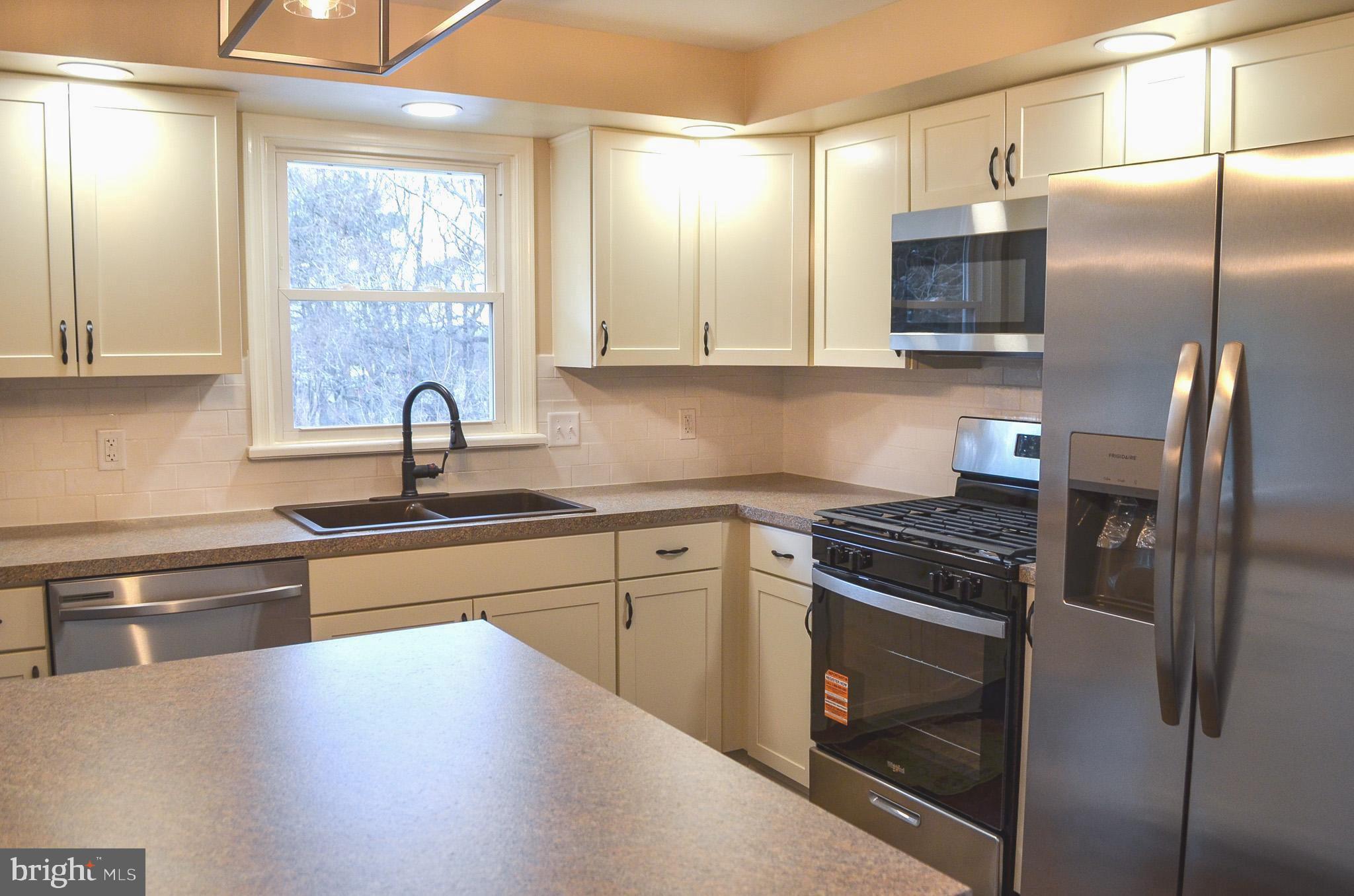 RED LION - Residential