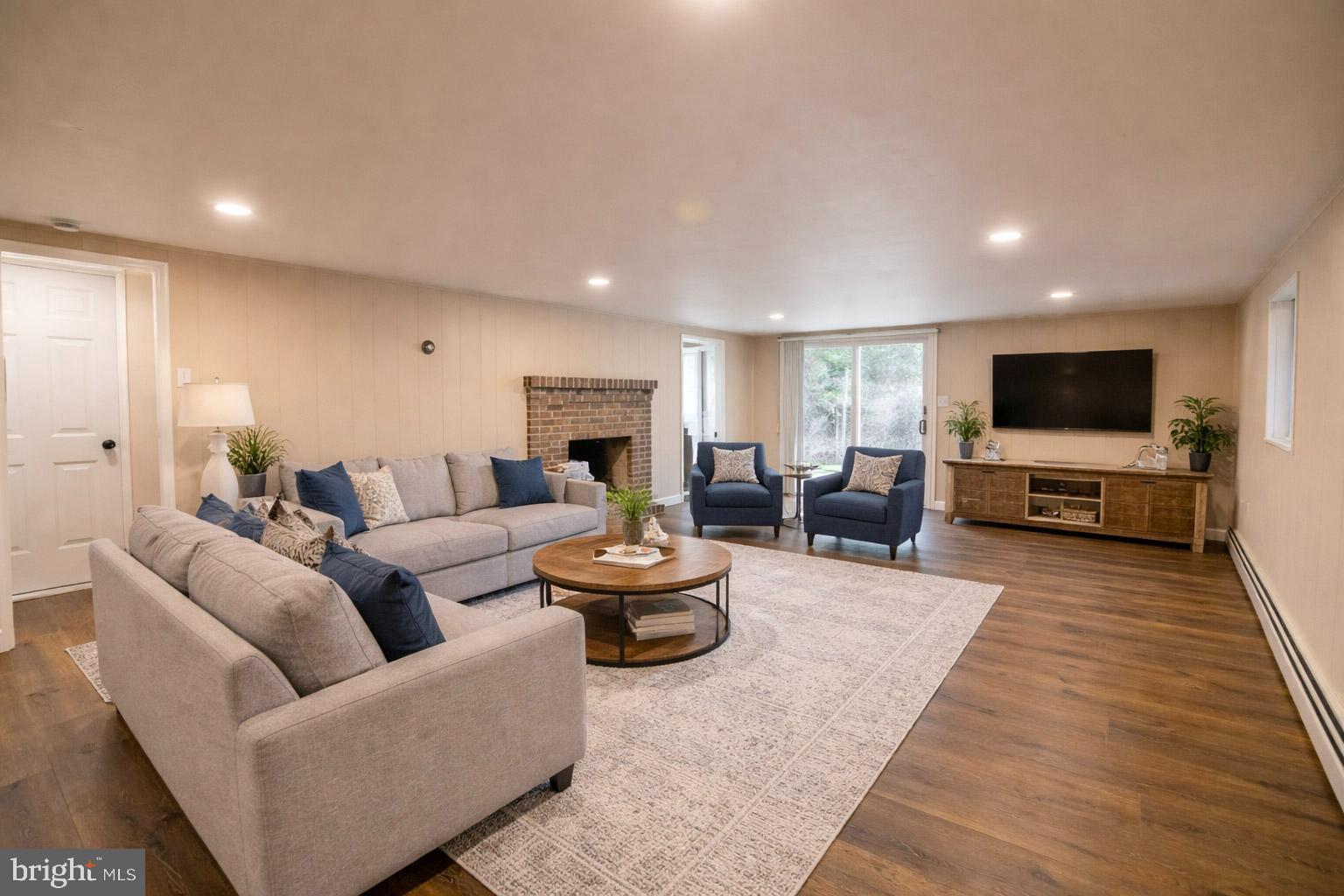 RED LION - Residential