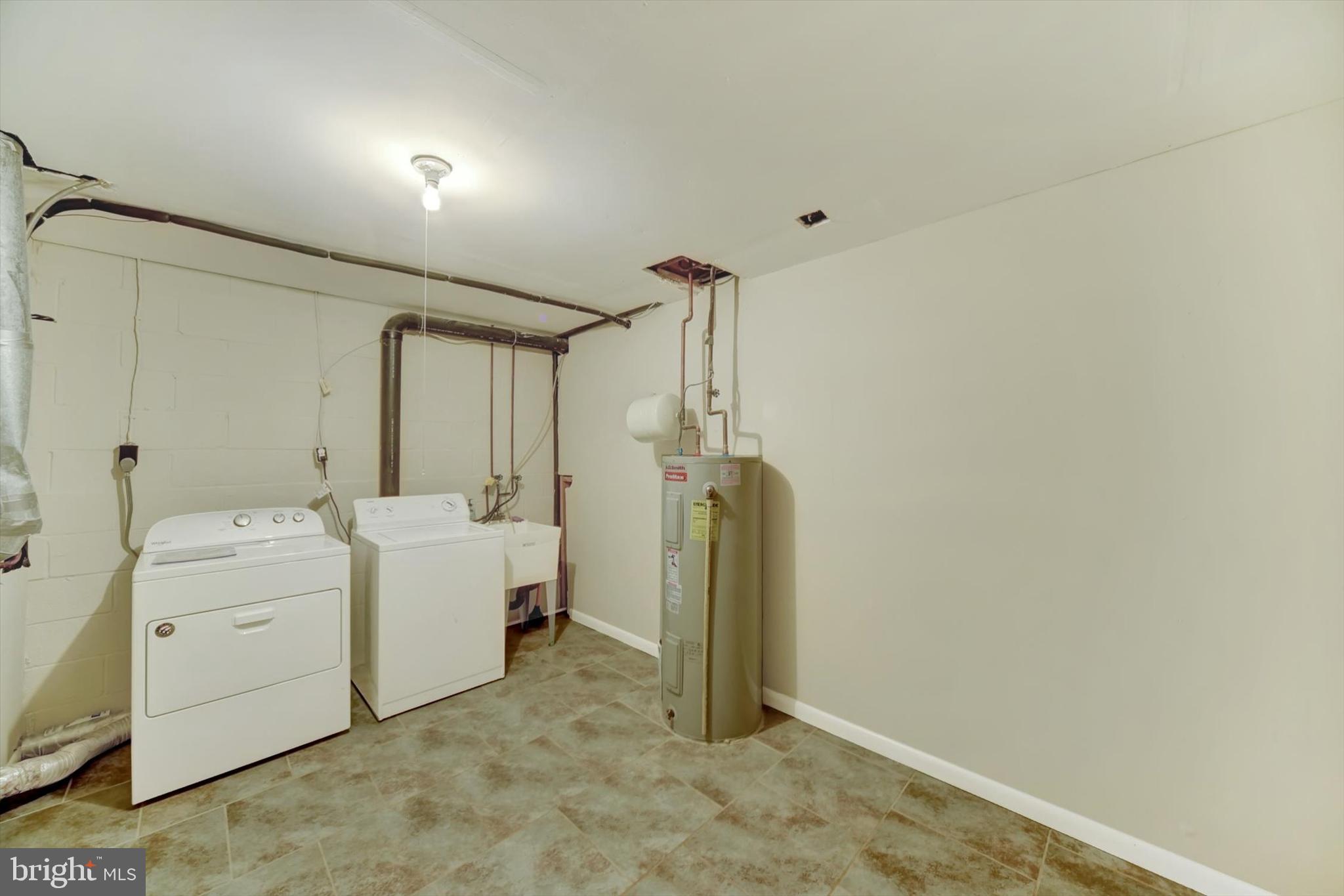 BAY HILLS TANGLEWOOD II - Residential