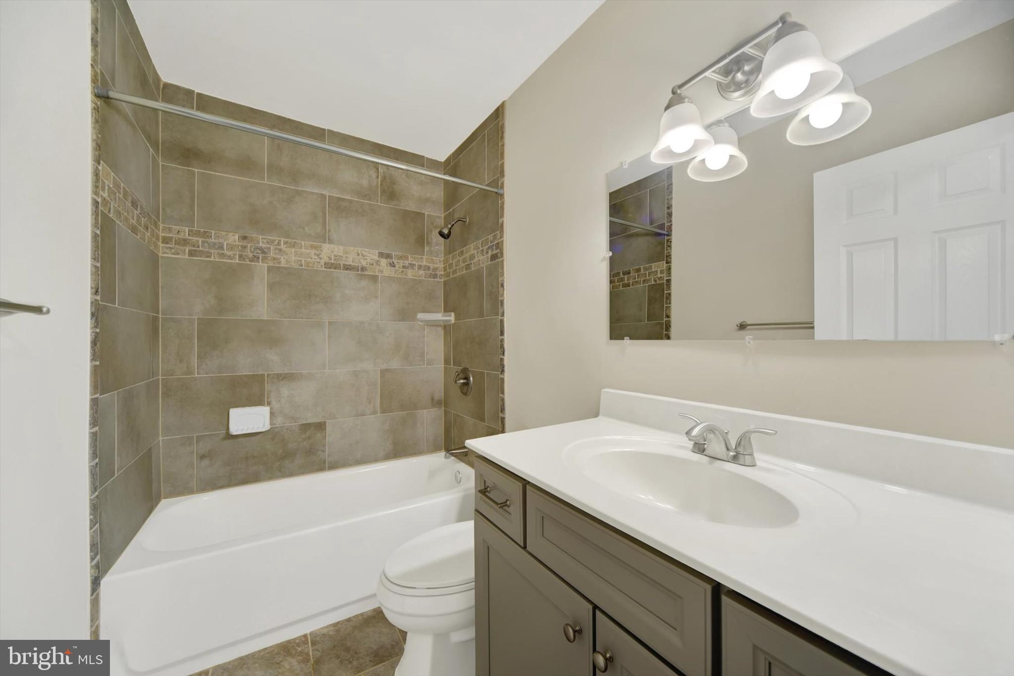 BAY HILLS TANGLEWOOD II - Residential