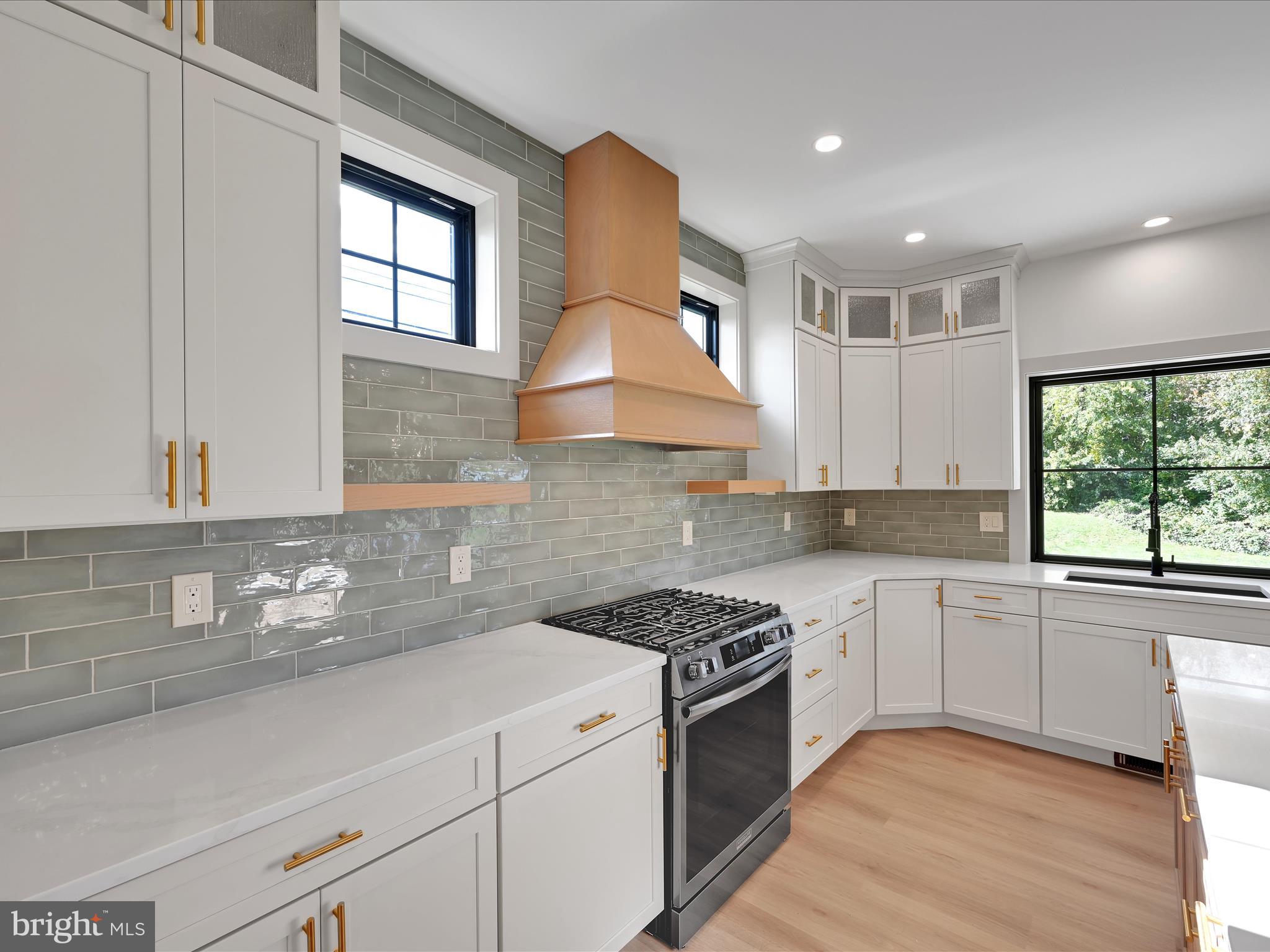 HAYDN MANOR - Residential