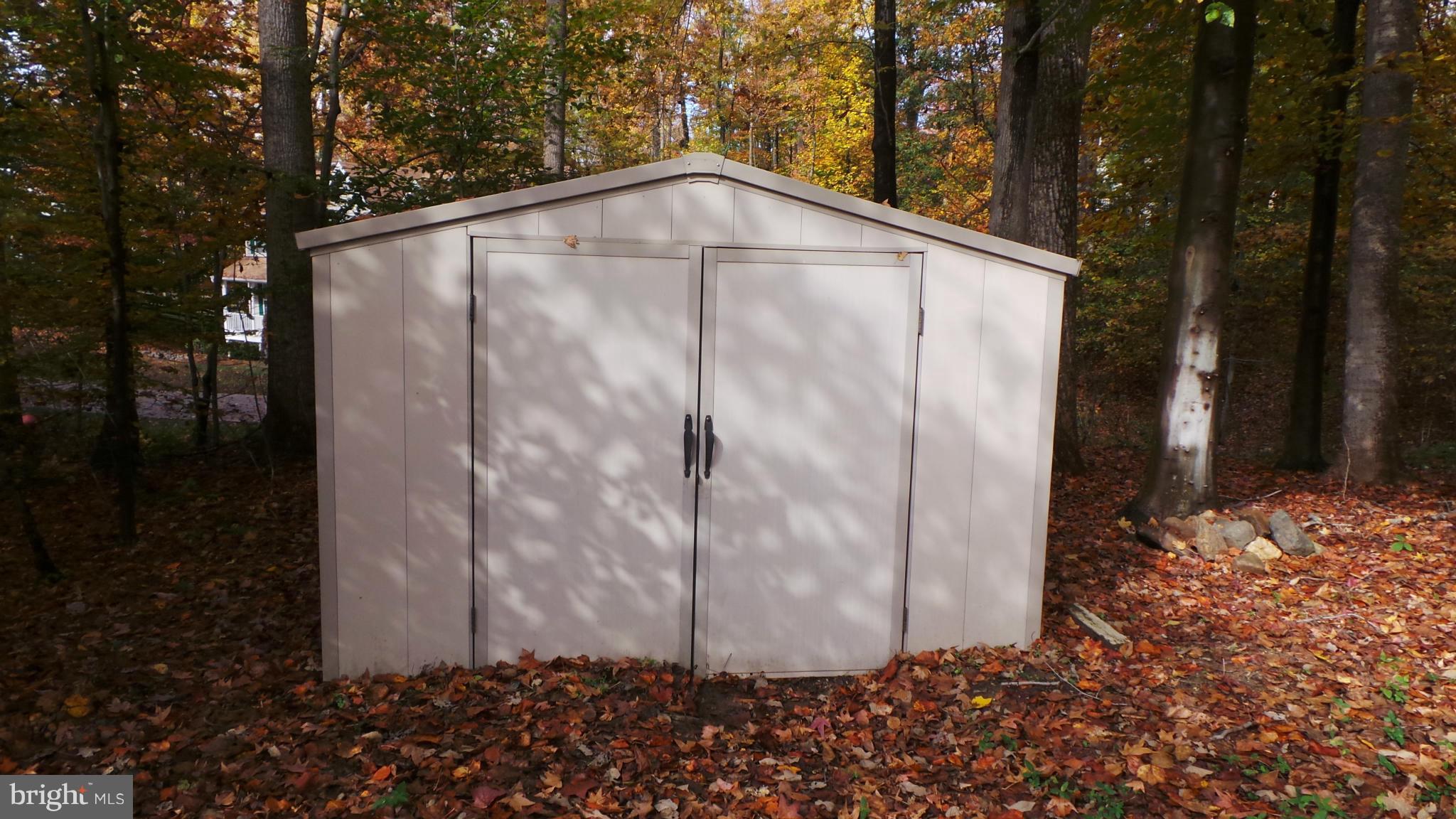 PRESIDENTIAL LAKES - Residential